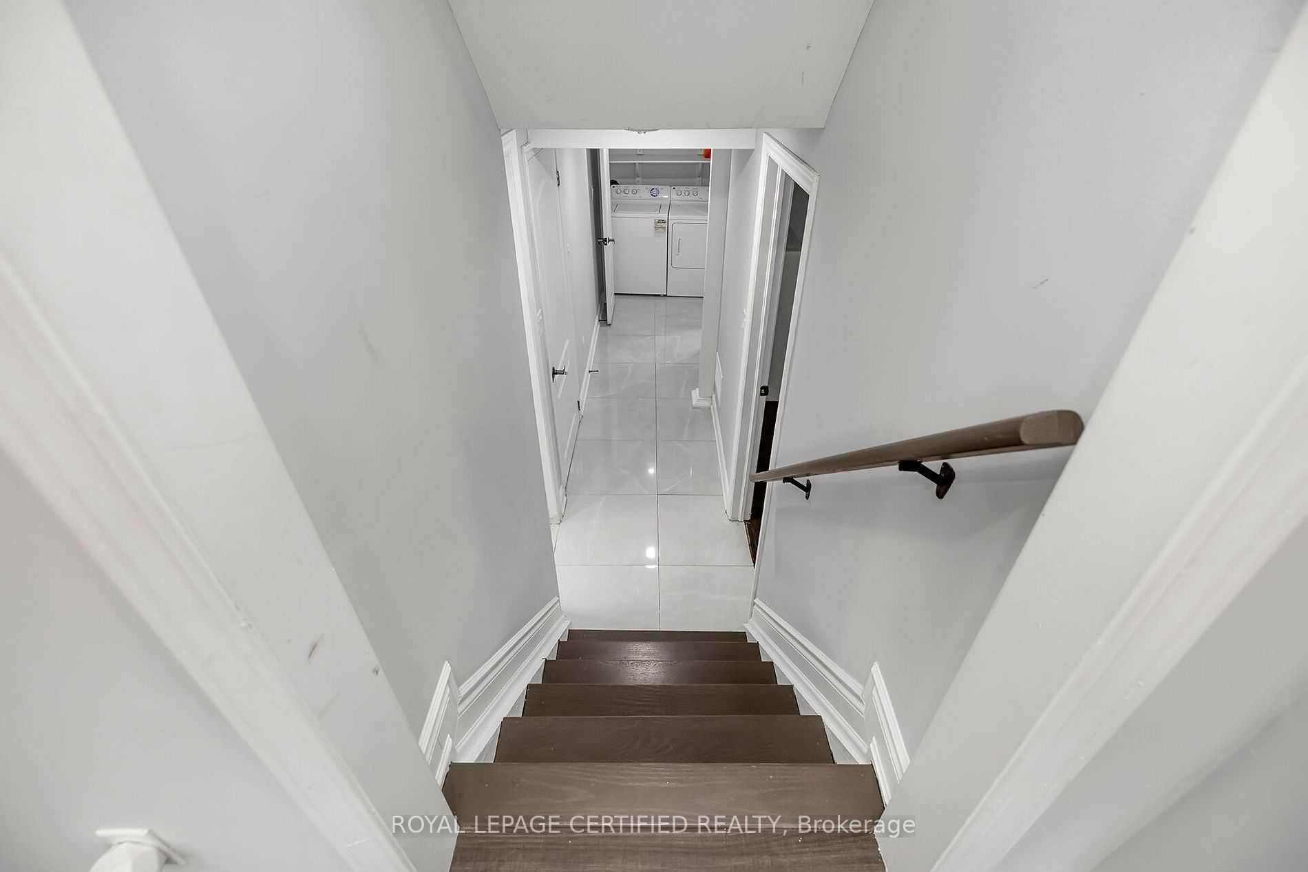 6A Carter Dr