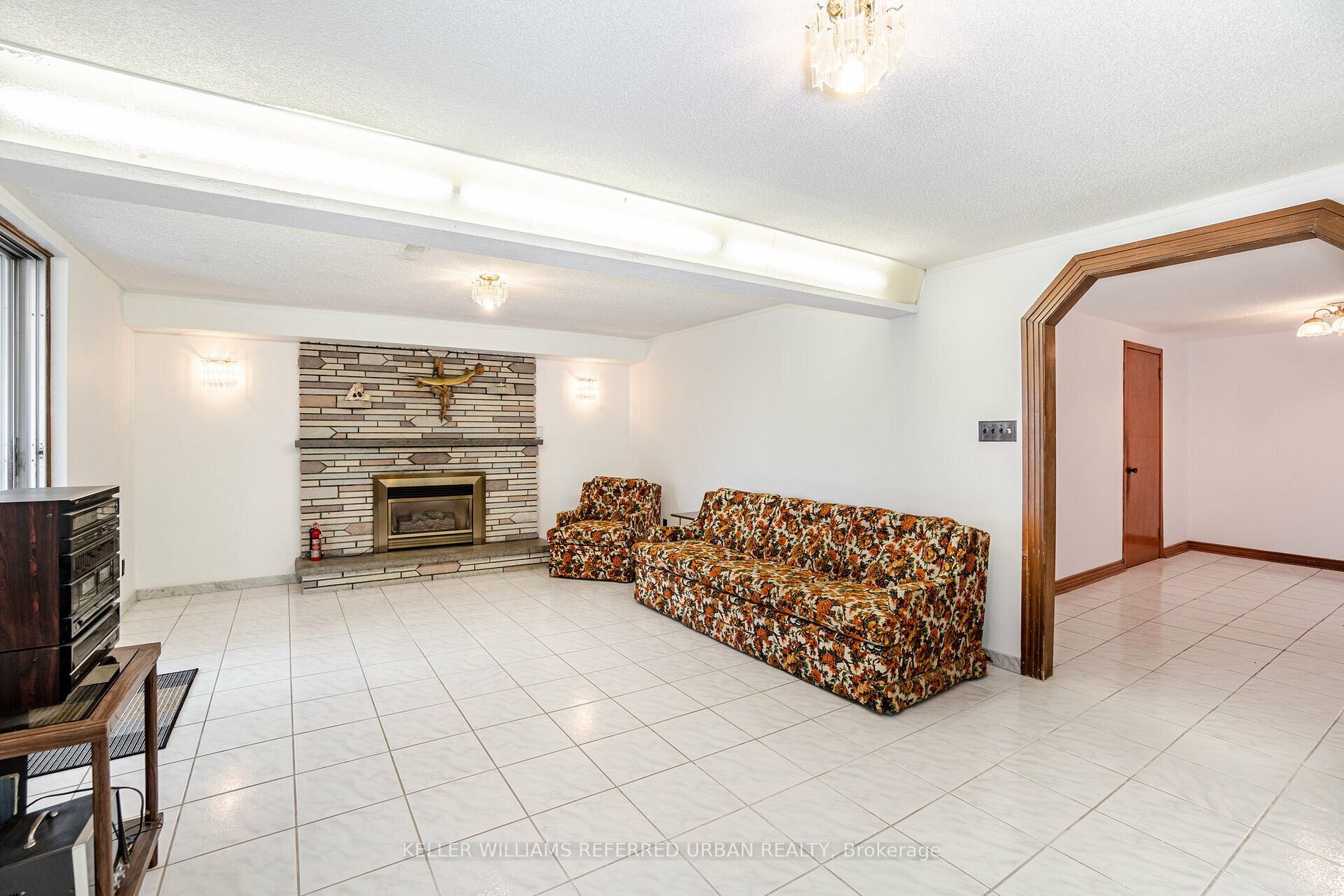 68 Laura Rd