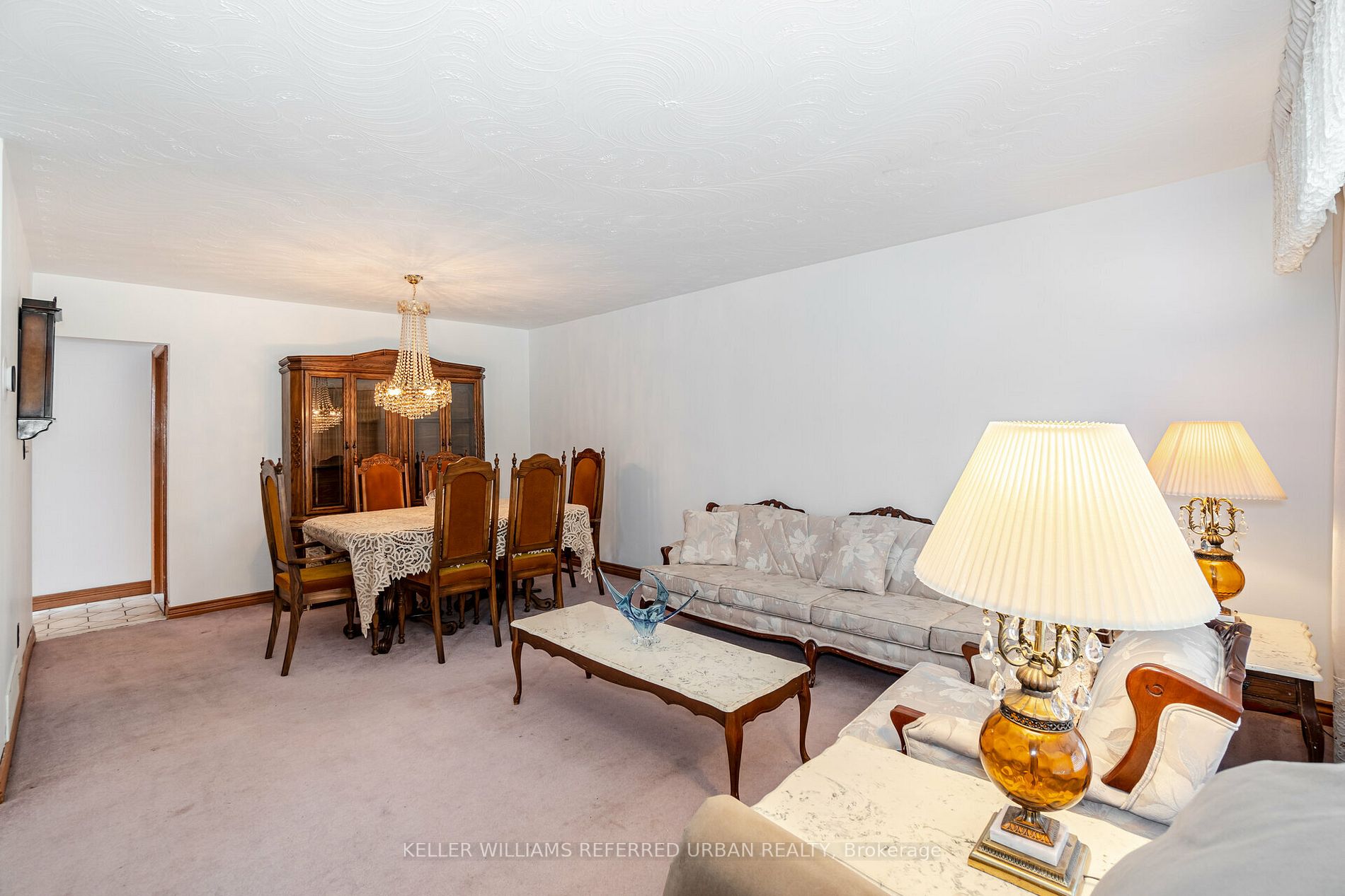 68 Laura Rd