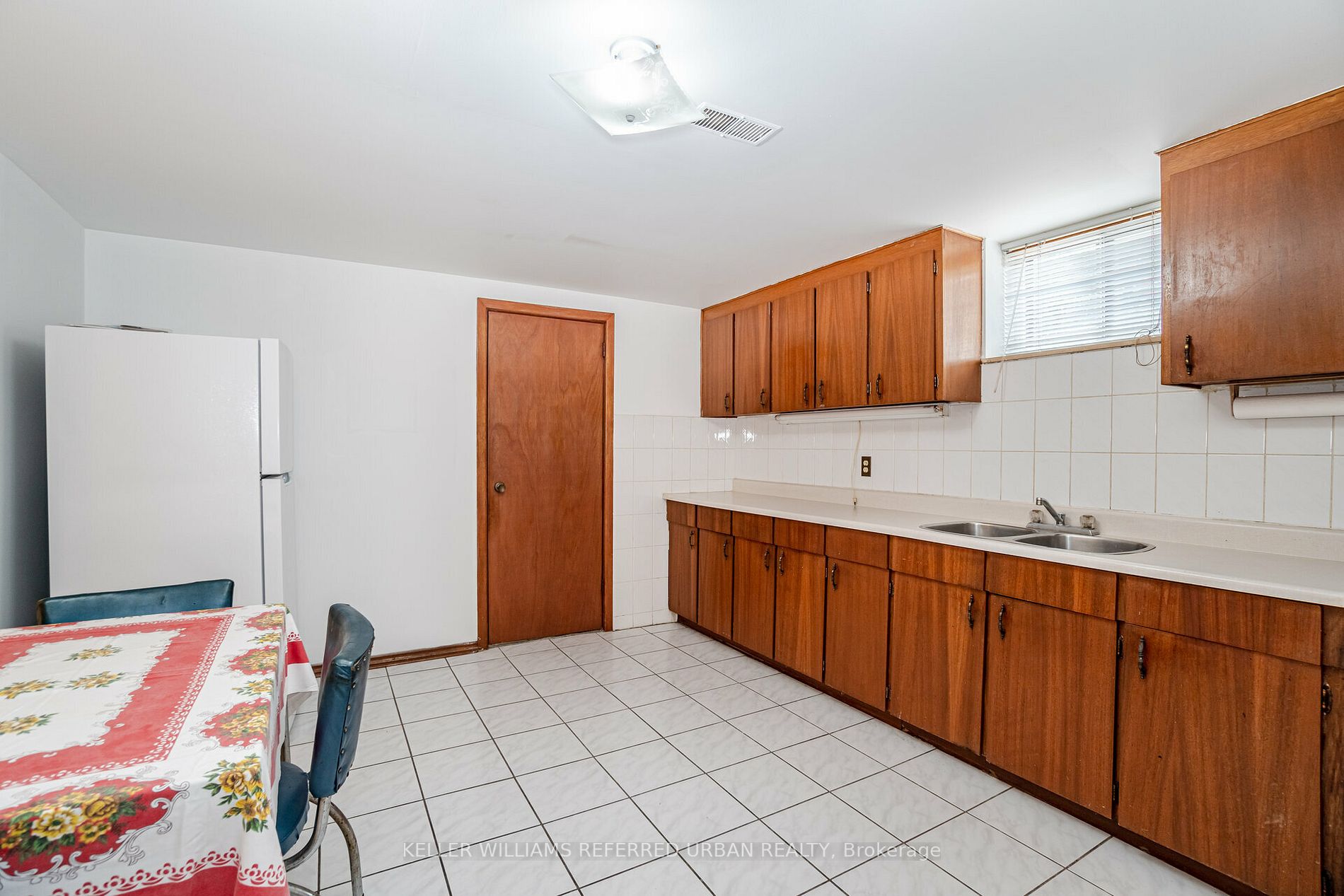 68 Laura Rd