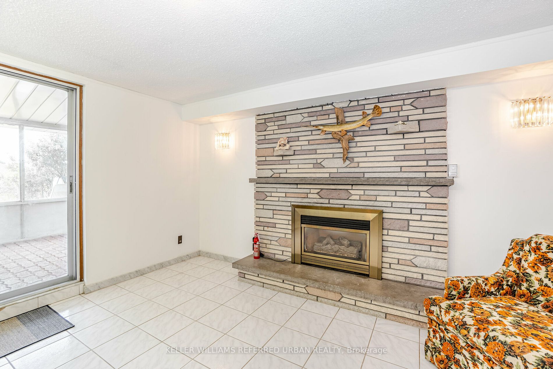68 Laura Rd