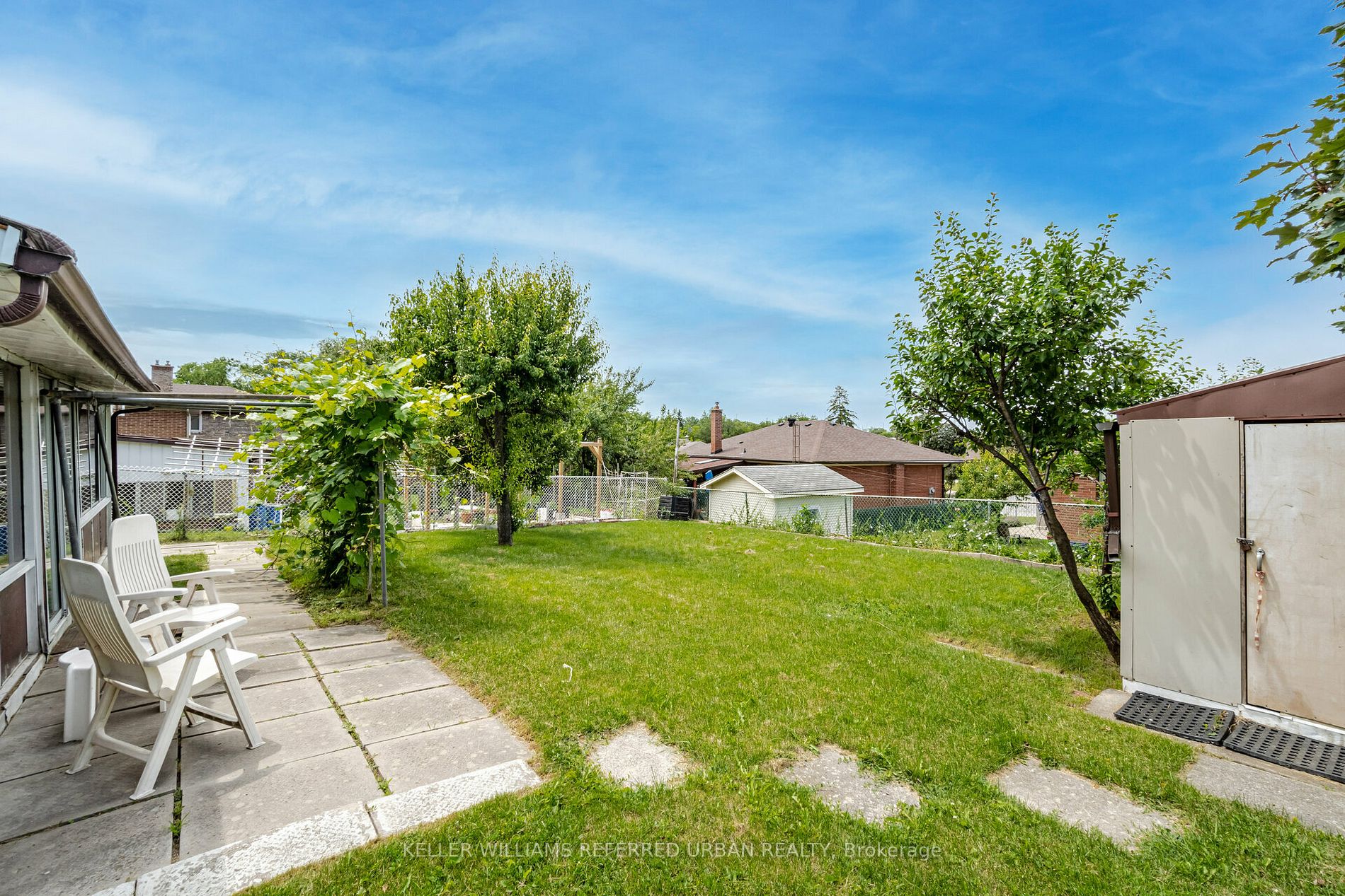 68 Laura Rd