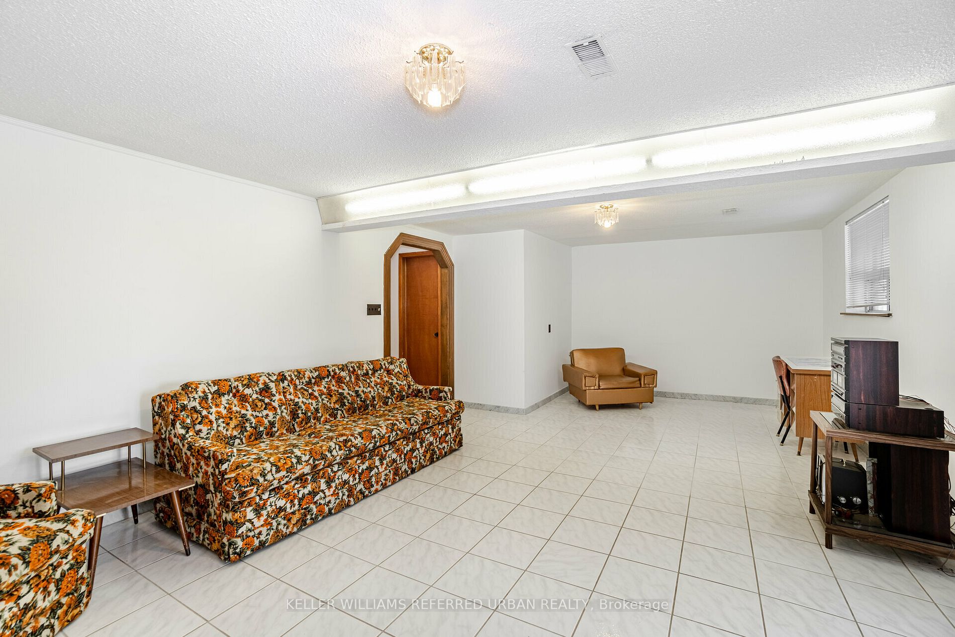 68 Laura Rd