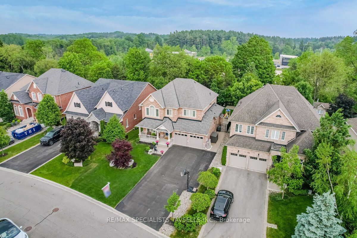 17 Antrim Crt