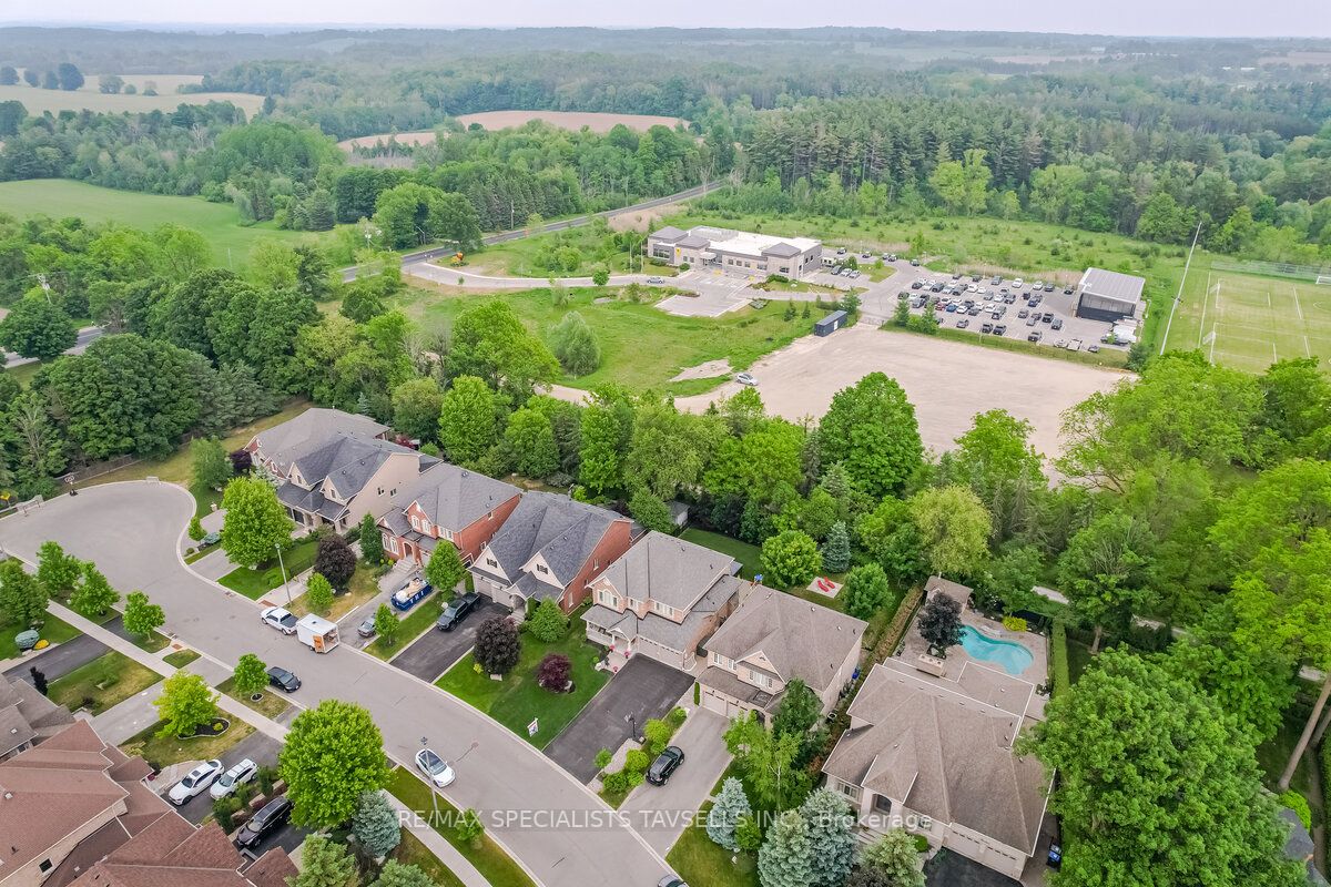 17 Antrim Crt