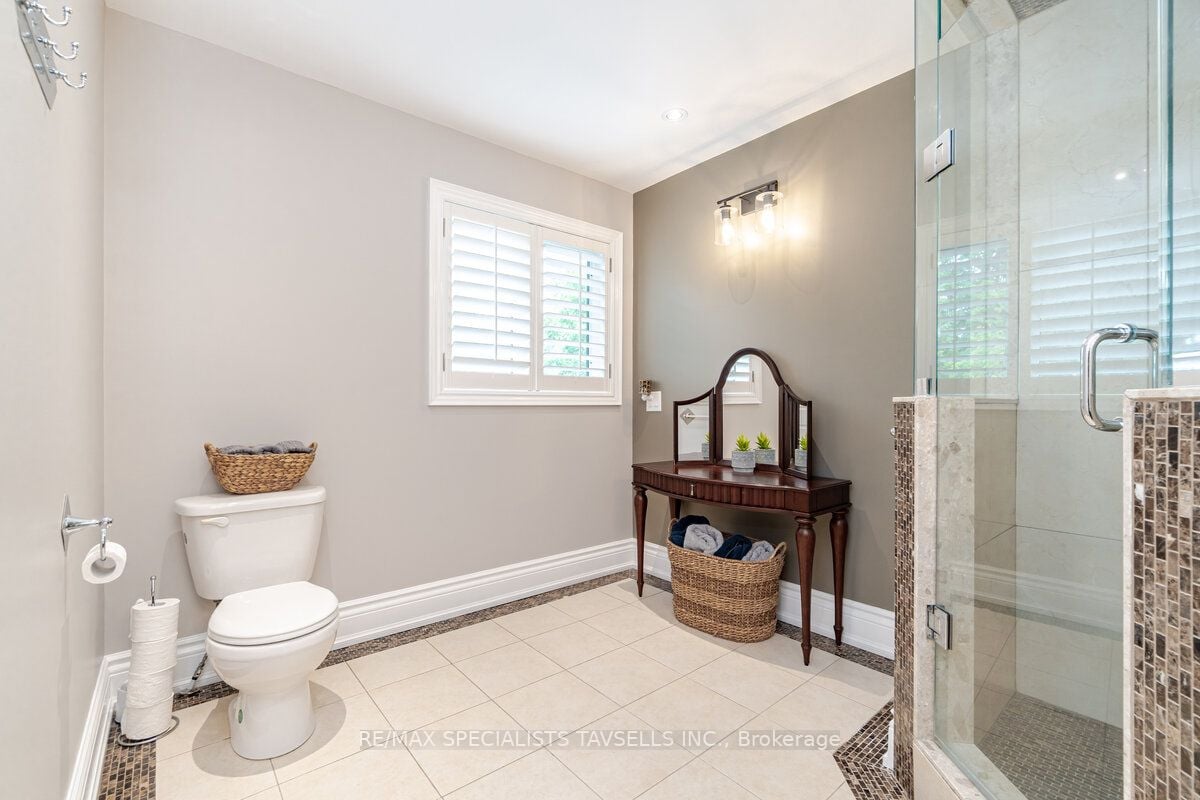 17 Antrim Crt