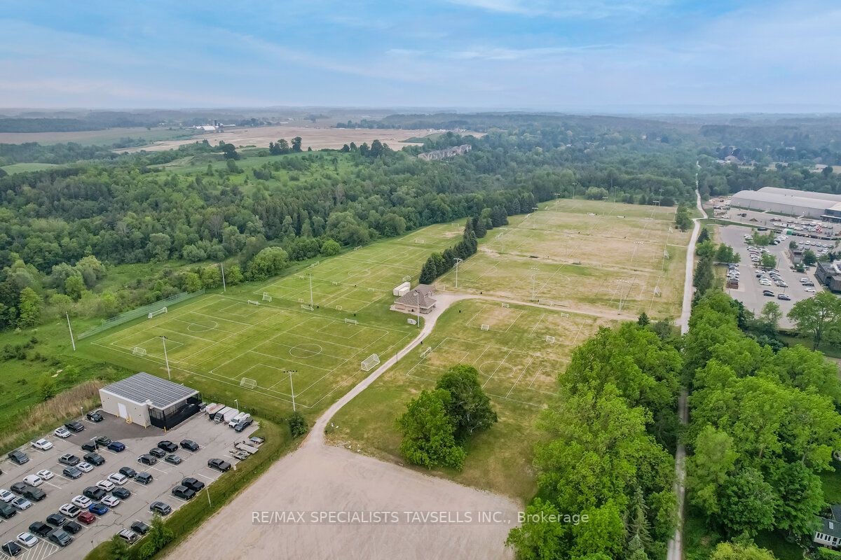 17 Antrim Crt