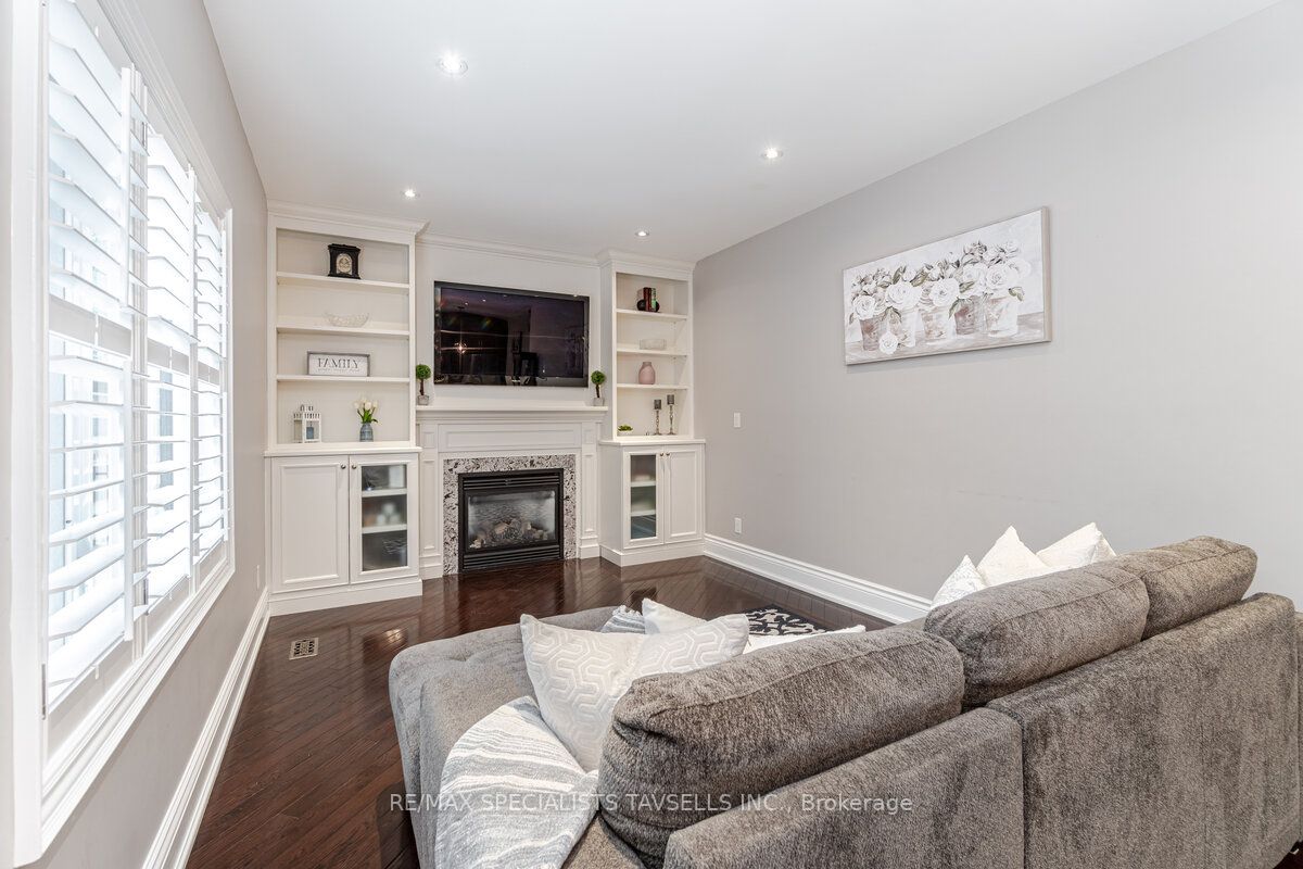 17 Antrim Crt