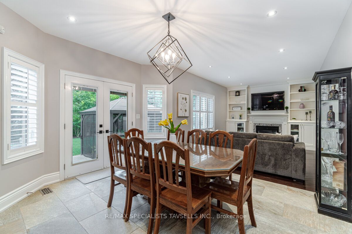 17 Antrim Crt