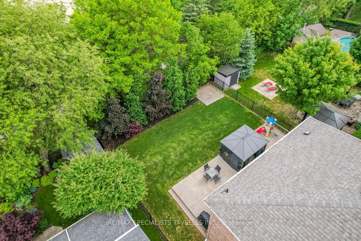 17 Antrim Crt
