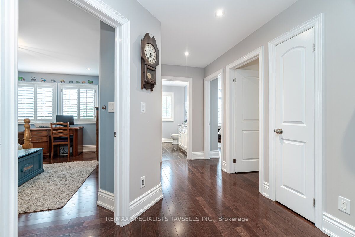 17 Antrim Crt