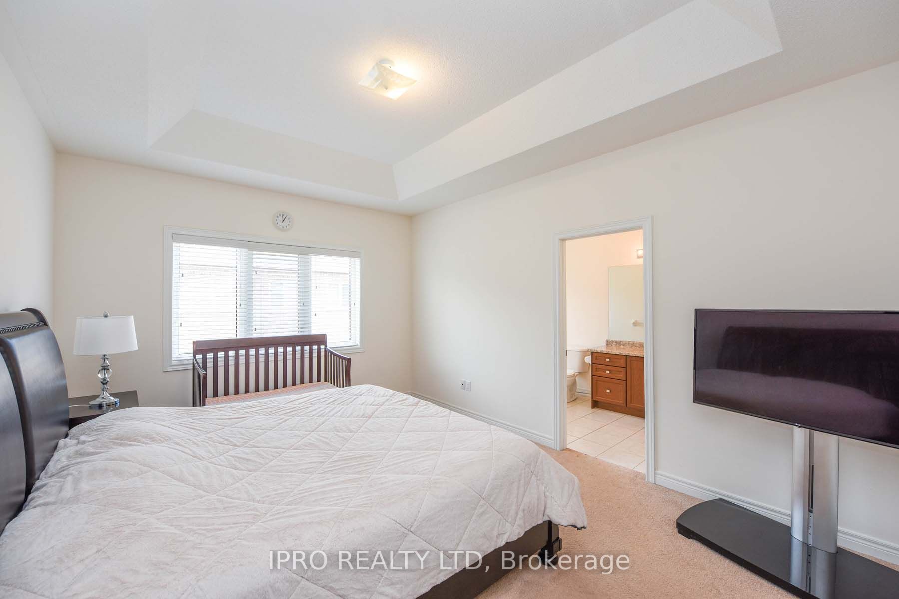 20 Goulston St