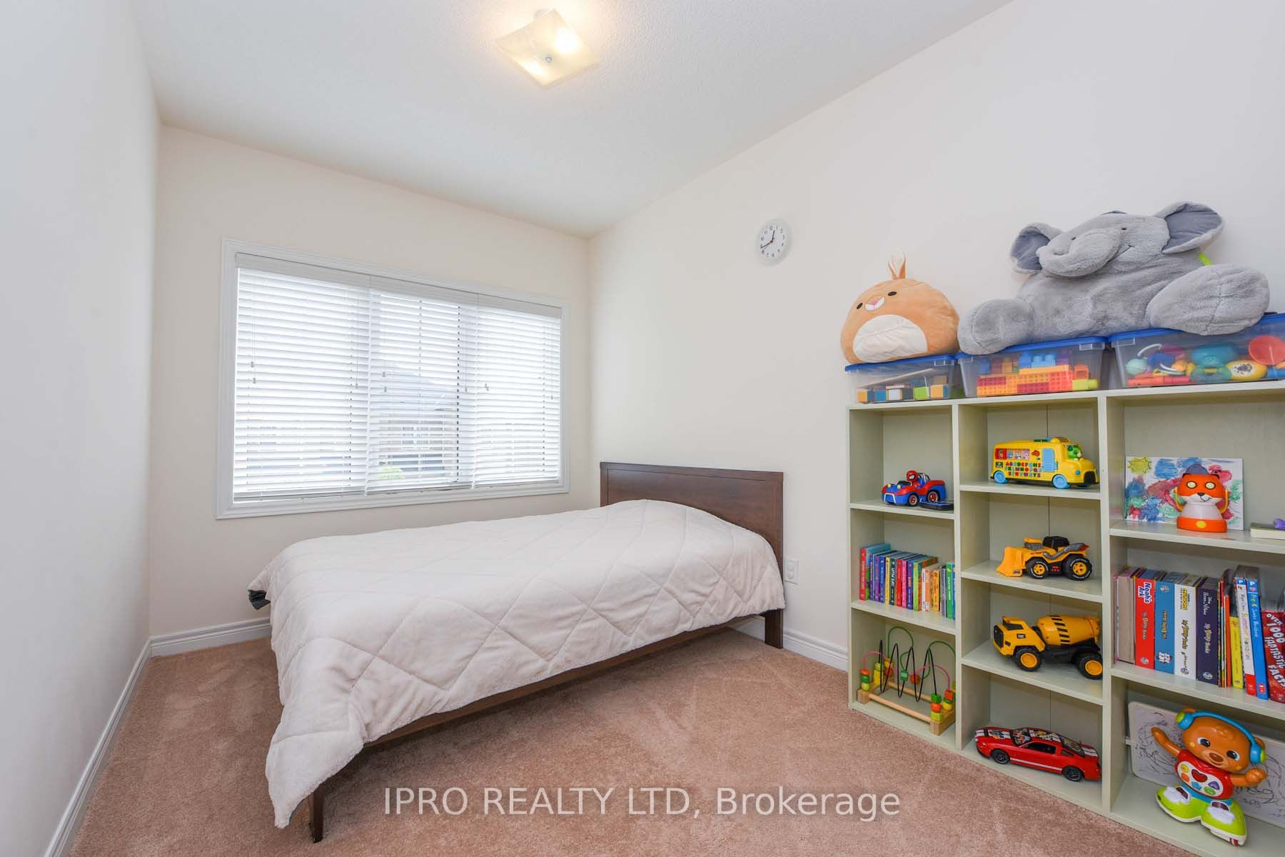 20 Goulston St