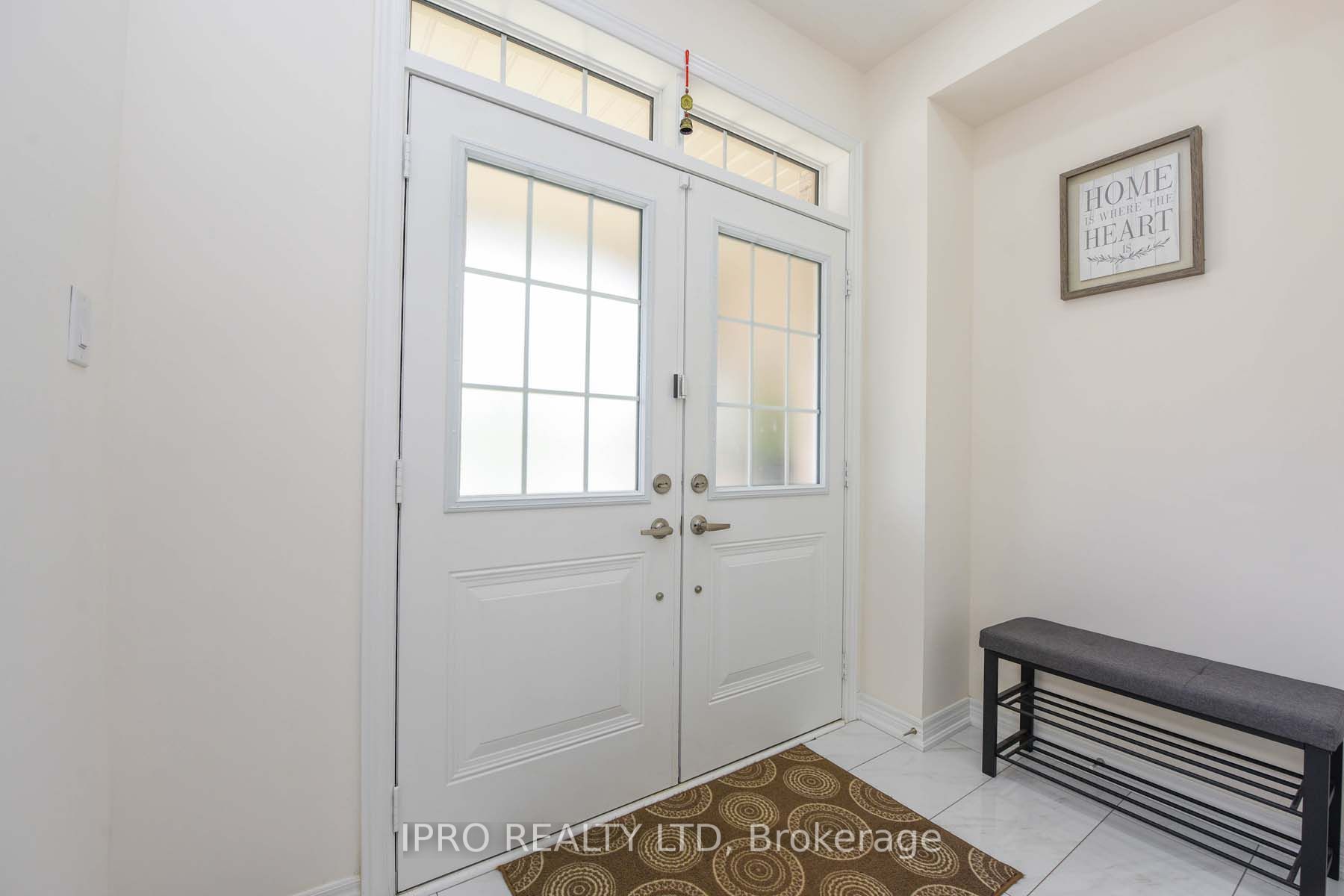 20 Goulston St