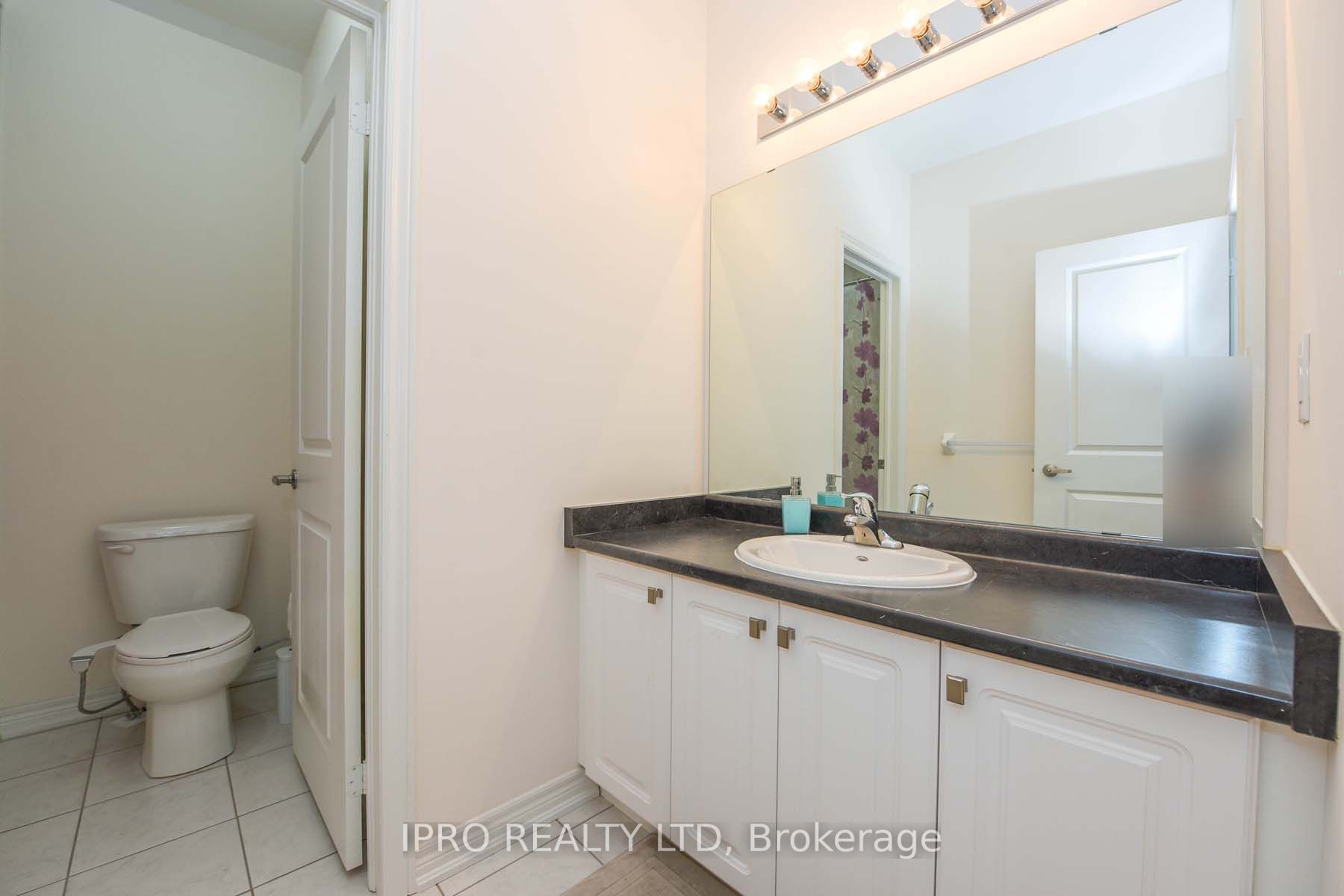 20 Goulston St