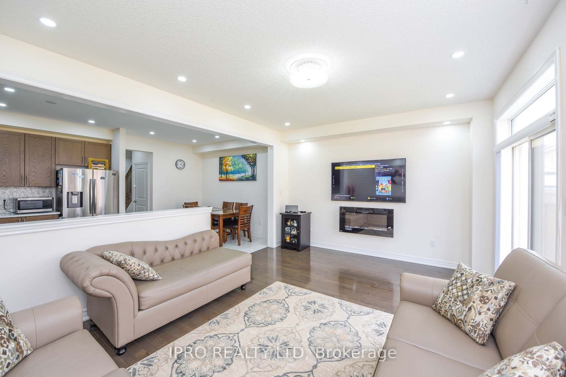 20 Goulston St