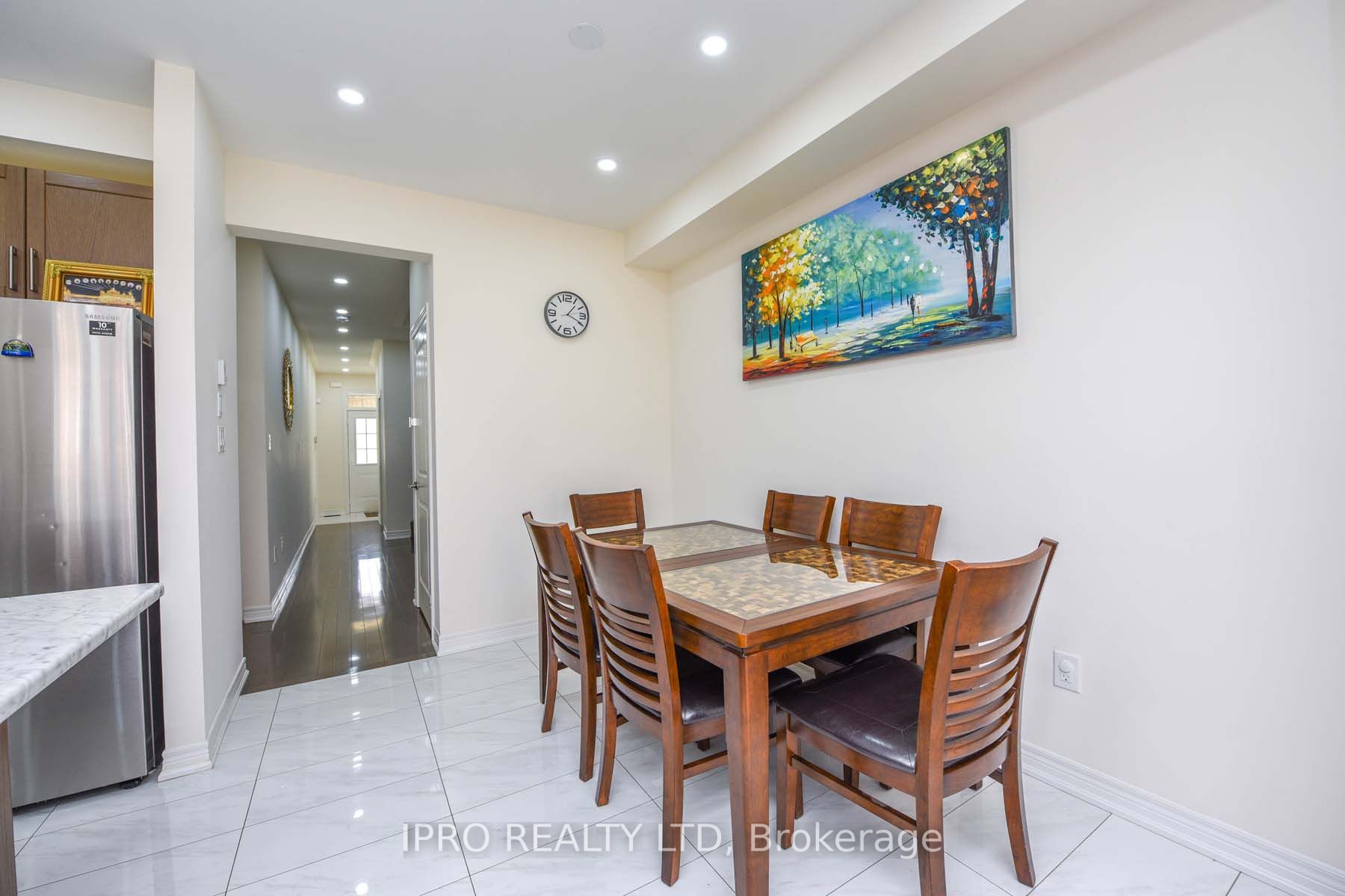 20 Goulston St