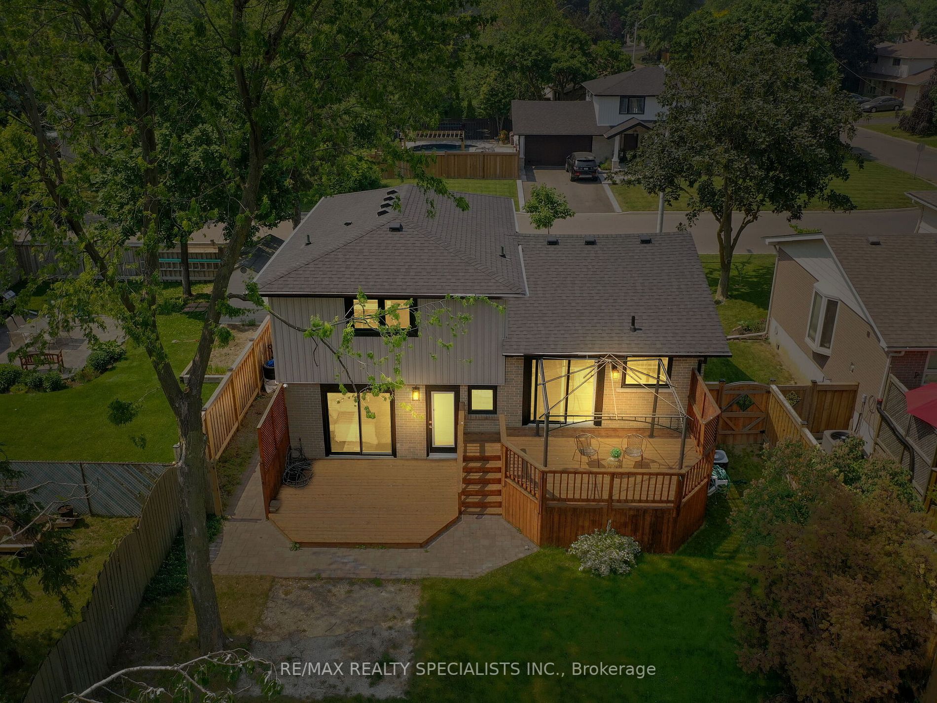 3 Lockton Crescent
