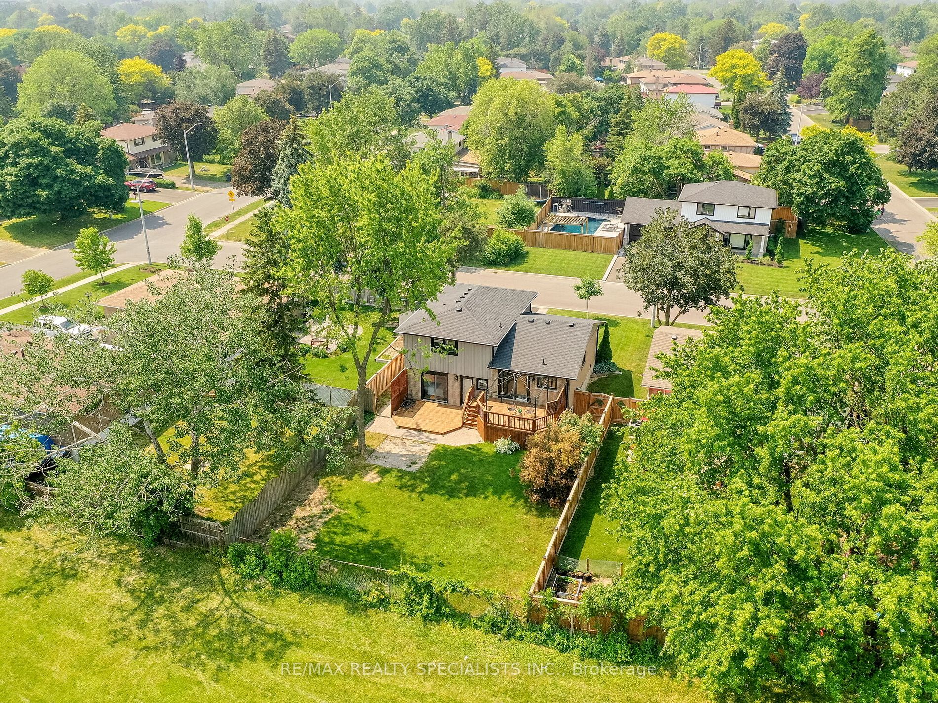3 Lockton Crescent