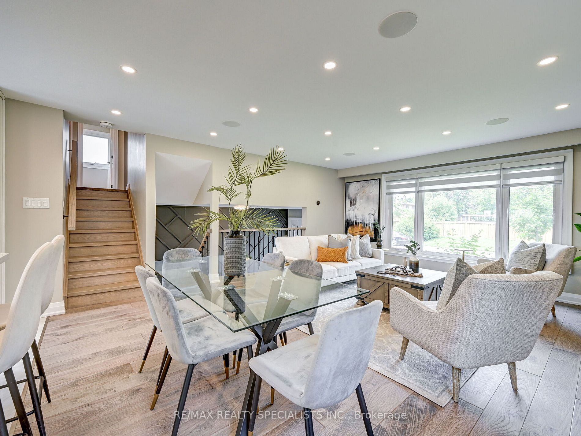 3 Lockton Crescent