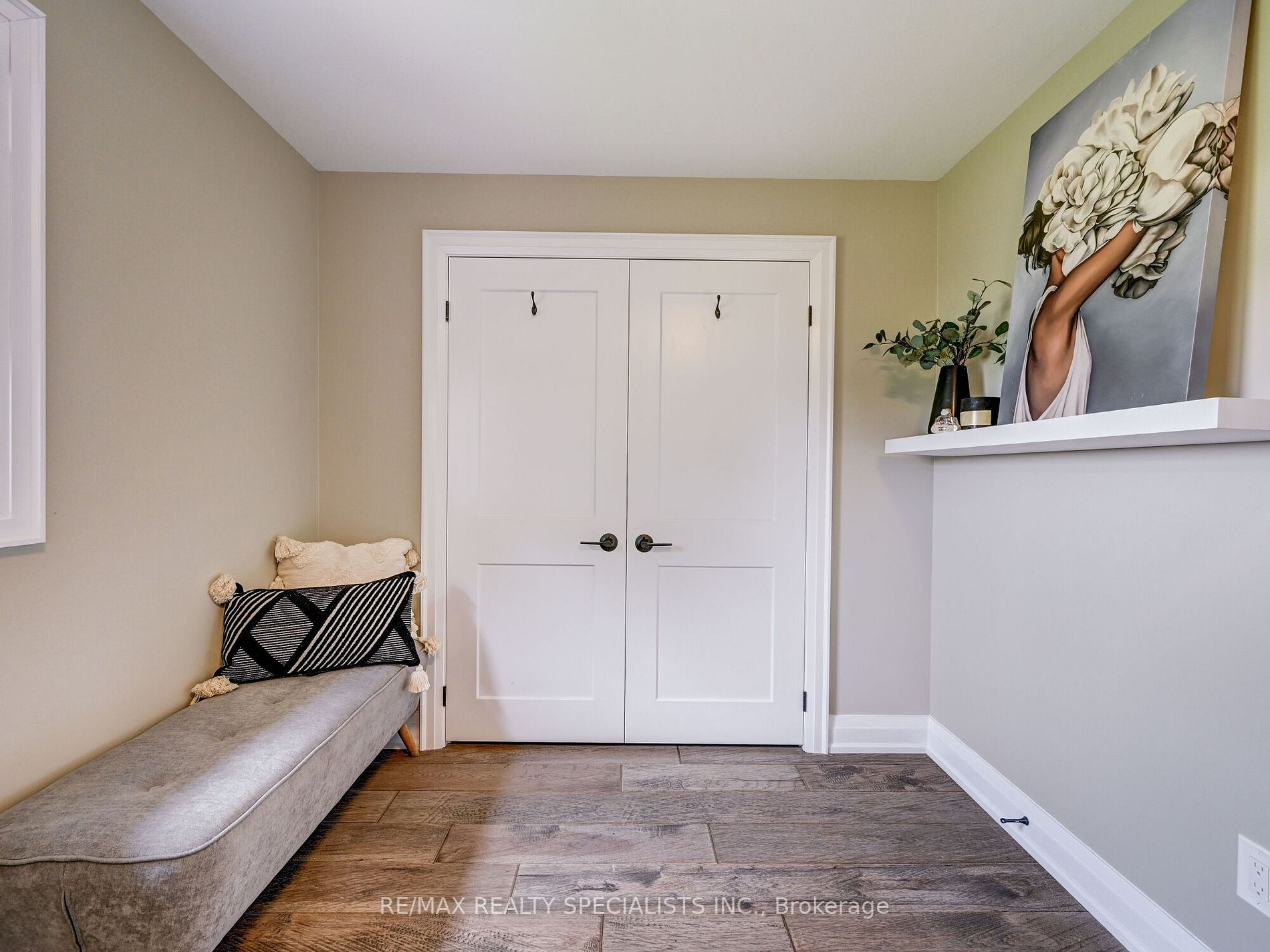 3 Lockton Crescent