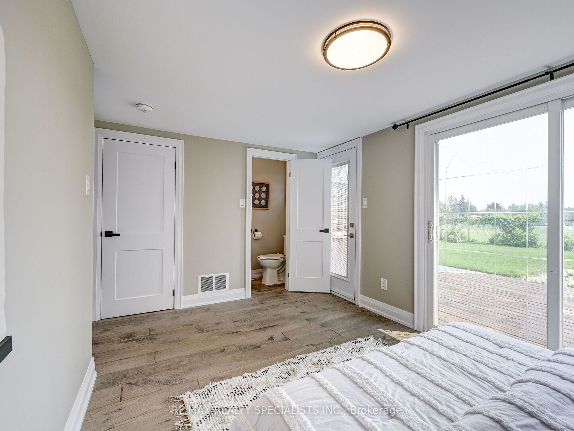3 Lockton Crescent