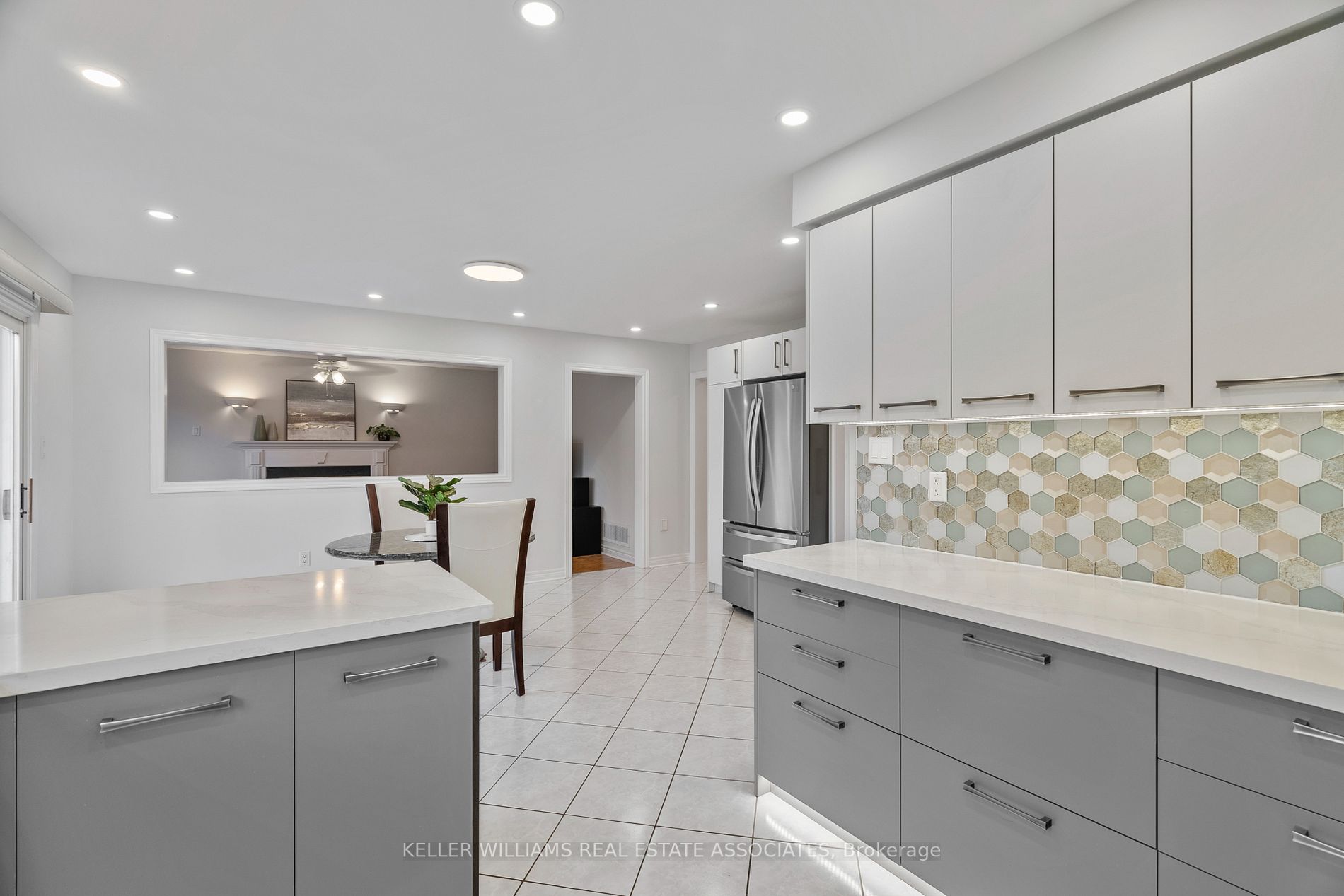 5975 Turney Dr
