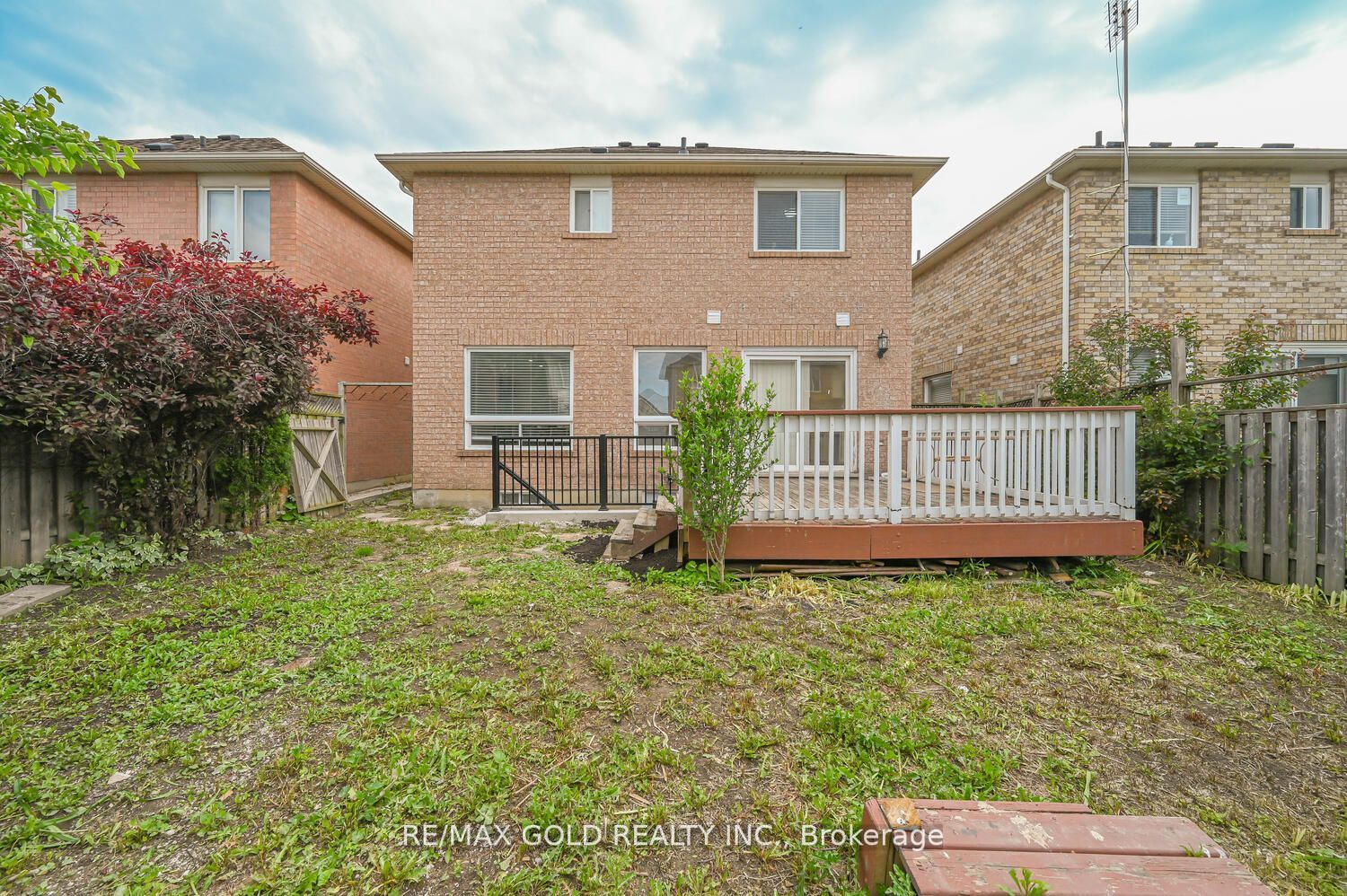 17 Fidelity Ave