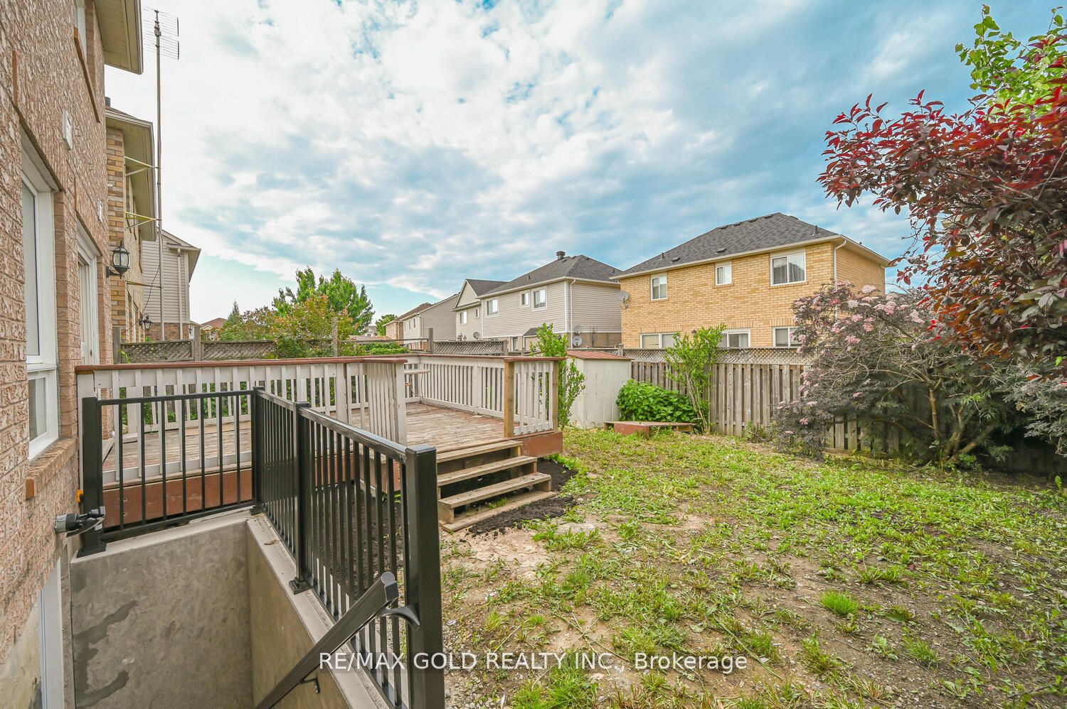 17 Fidelity Ave