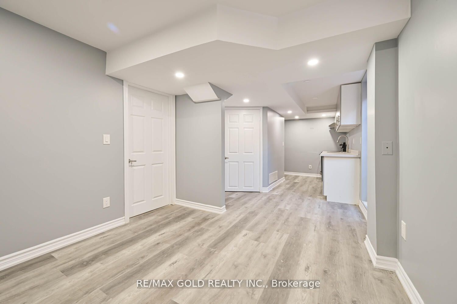 17 Fidelity Ave