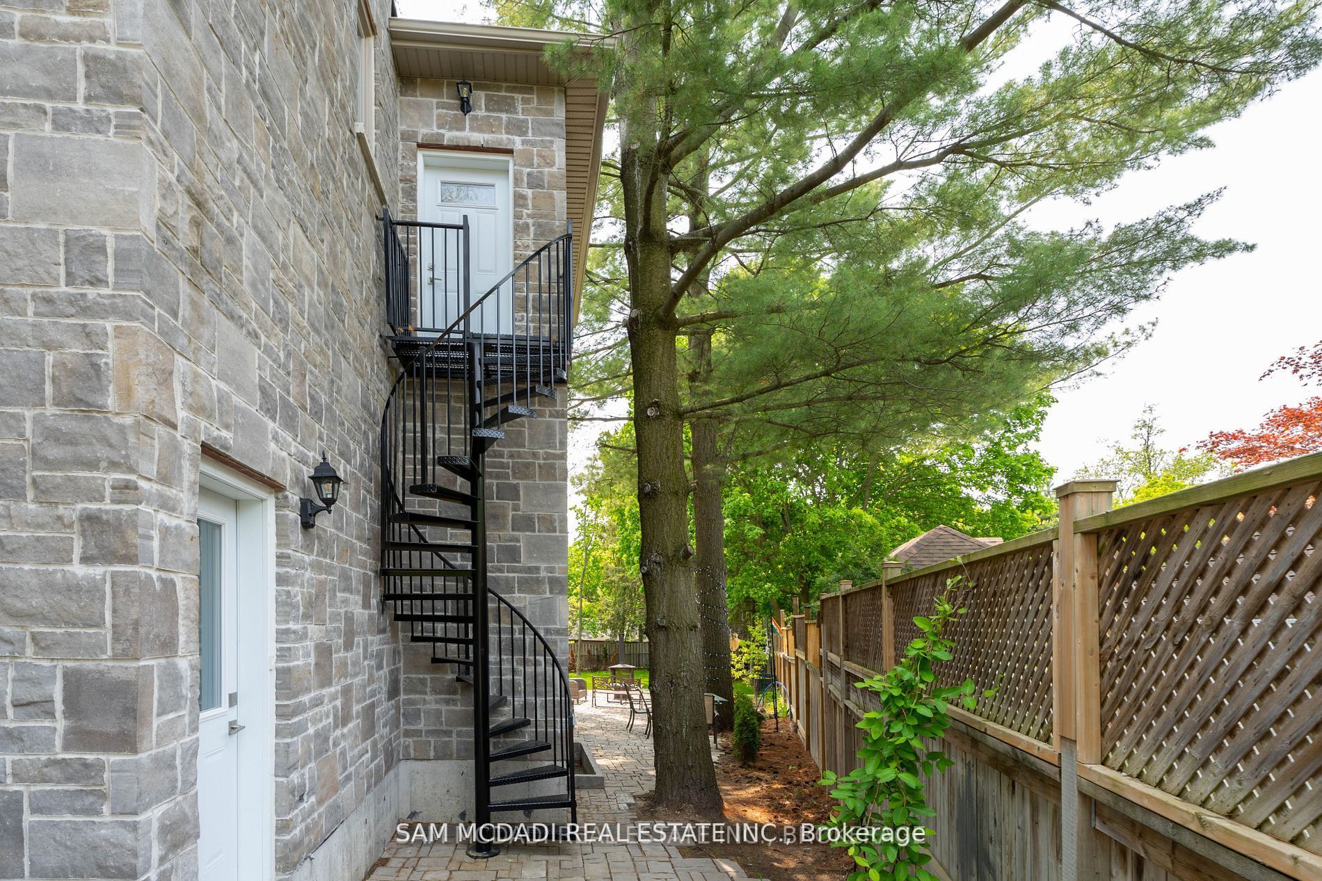 1138 Garden Rd