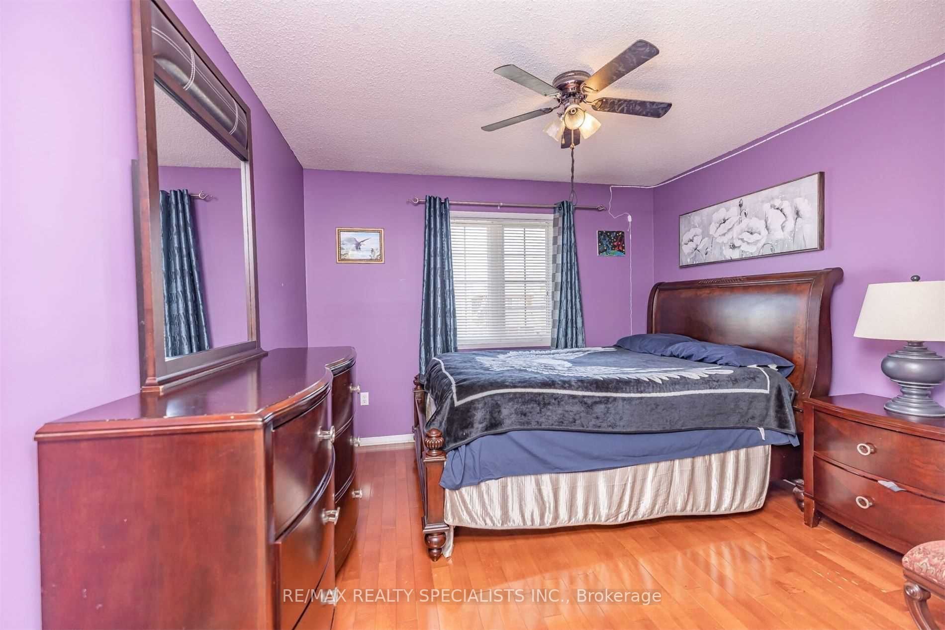 27 Oakmeadow Dr