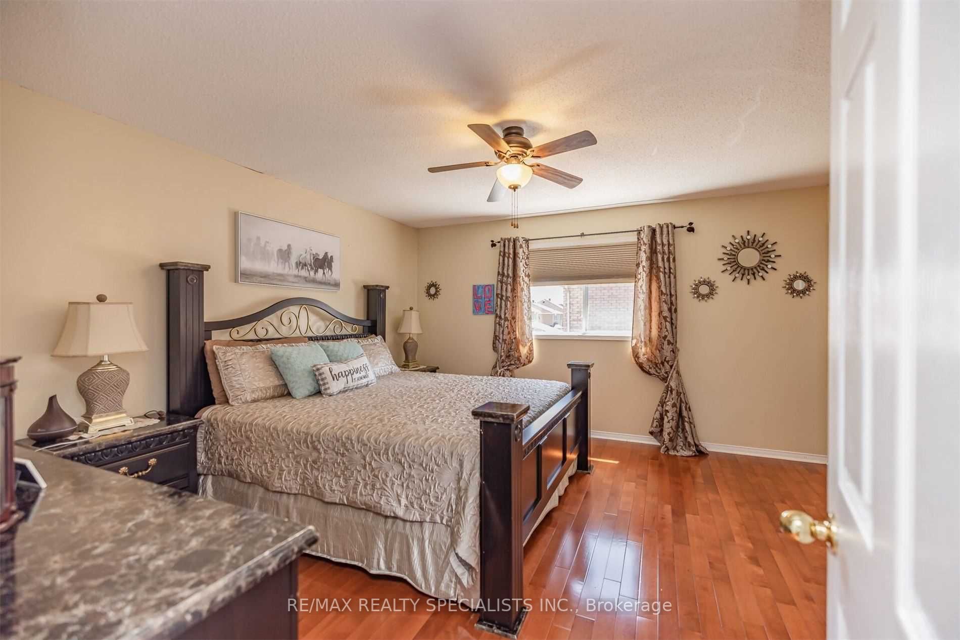 27 Oakmeadow Dr