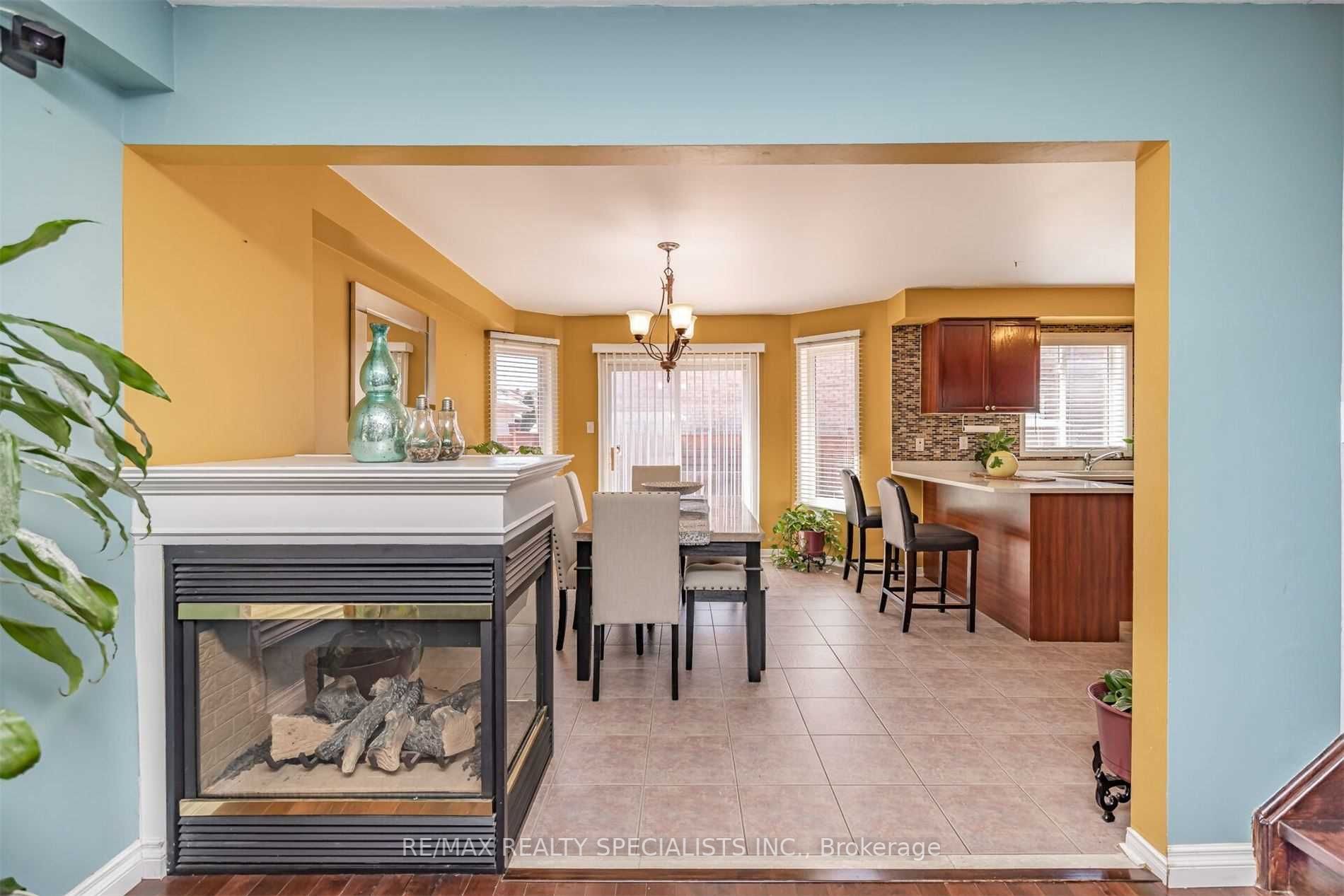 27 Oakmeadow Dr