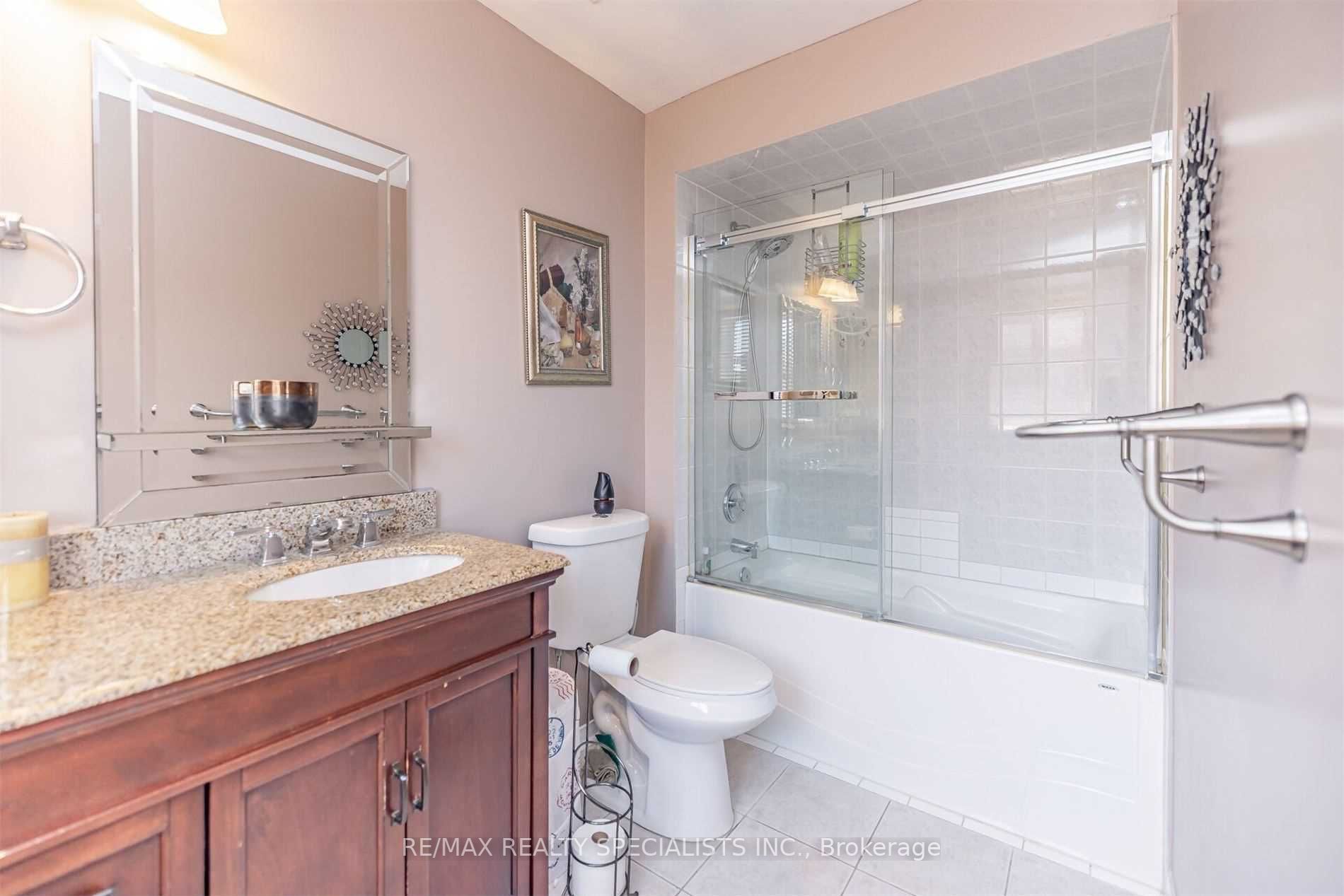 27 Oakmeadow Dr