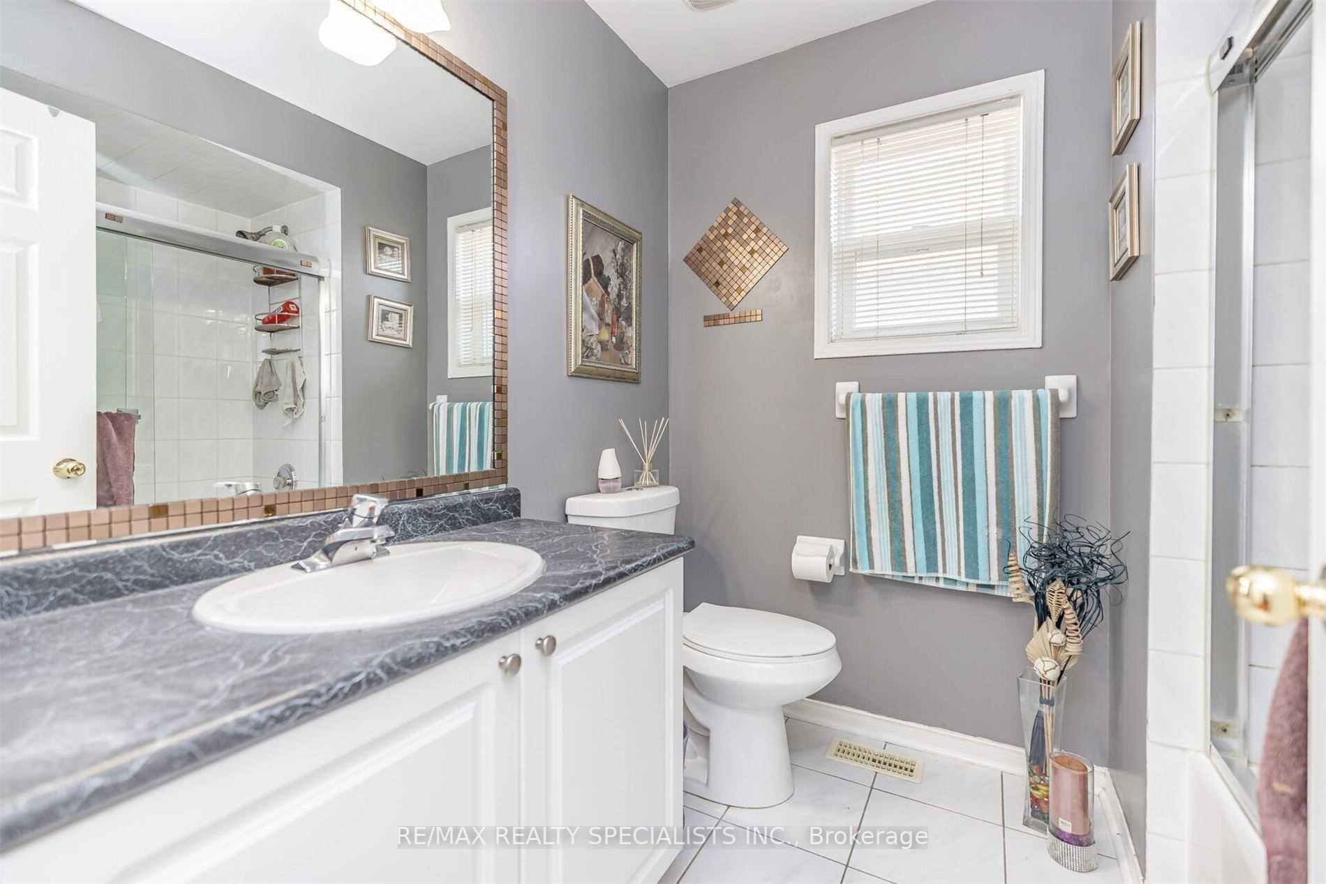 27 Oakmeadow Dr