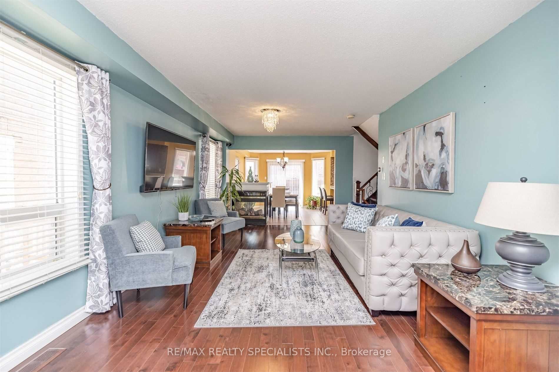 27 Oakmeadow Dr