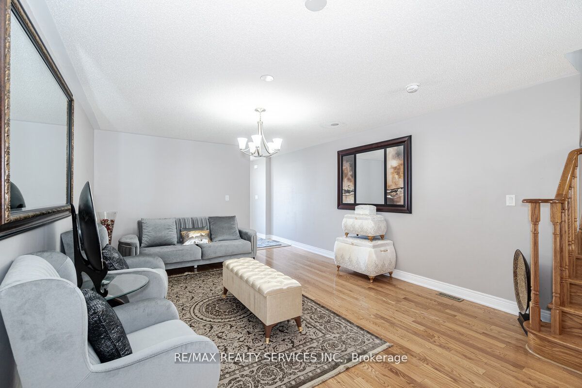 Listing W6205340 - Large Photo # 4