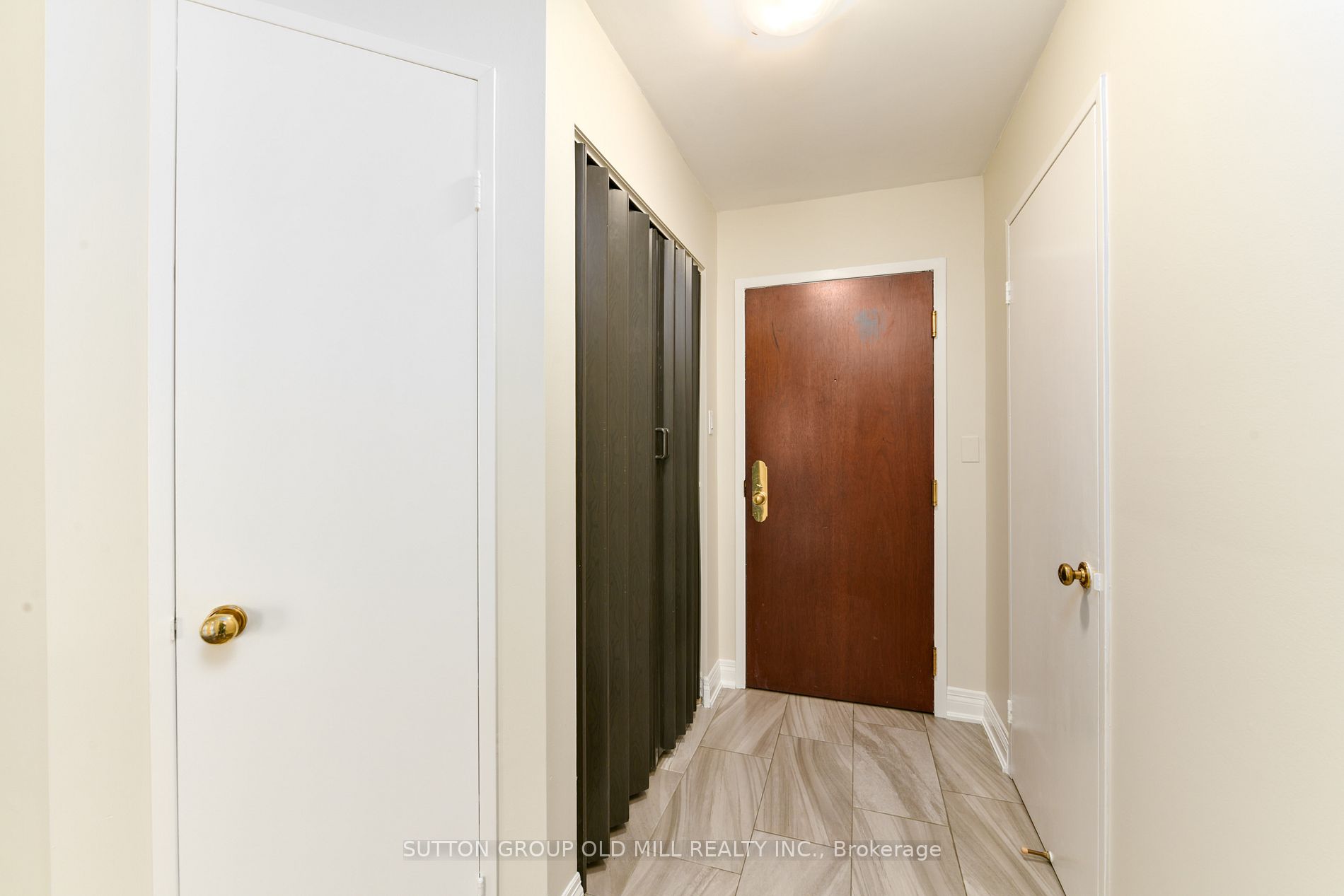 1320 Islington Ave, #405