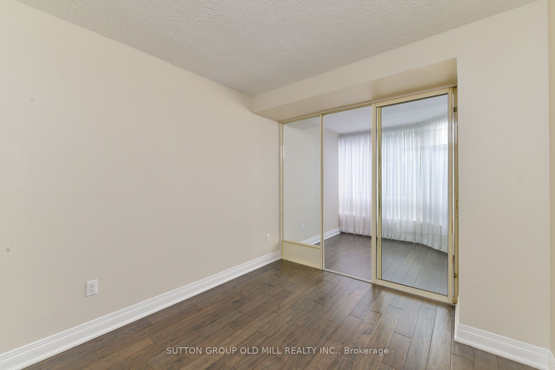 1320 Islington Ave, #405
