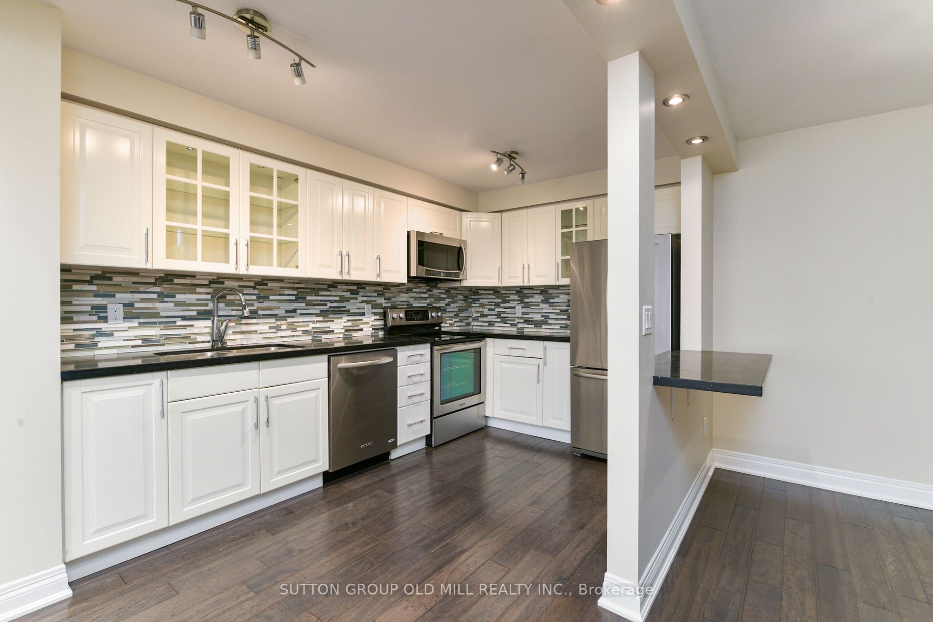 1320 Islington Ave, #405