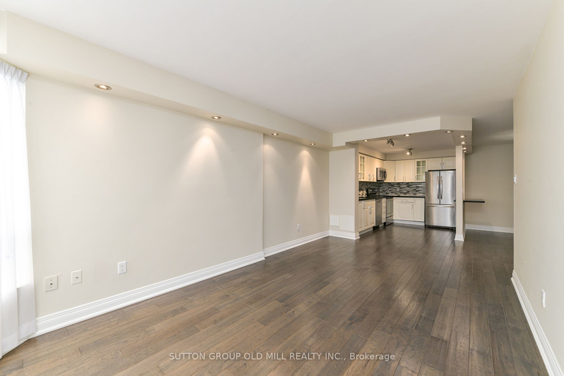 1320 Islington Ave, #405