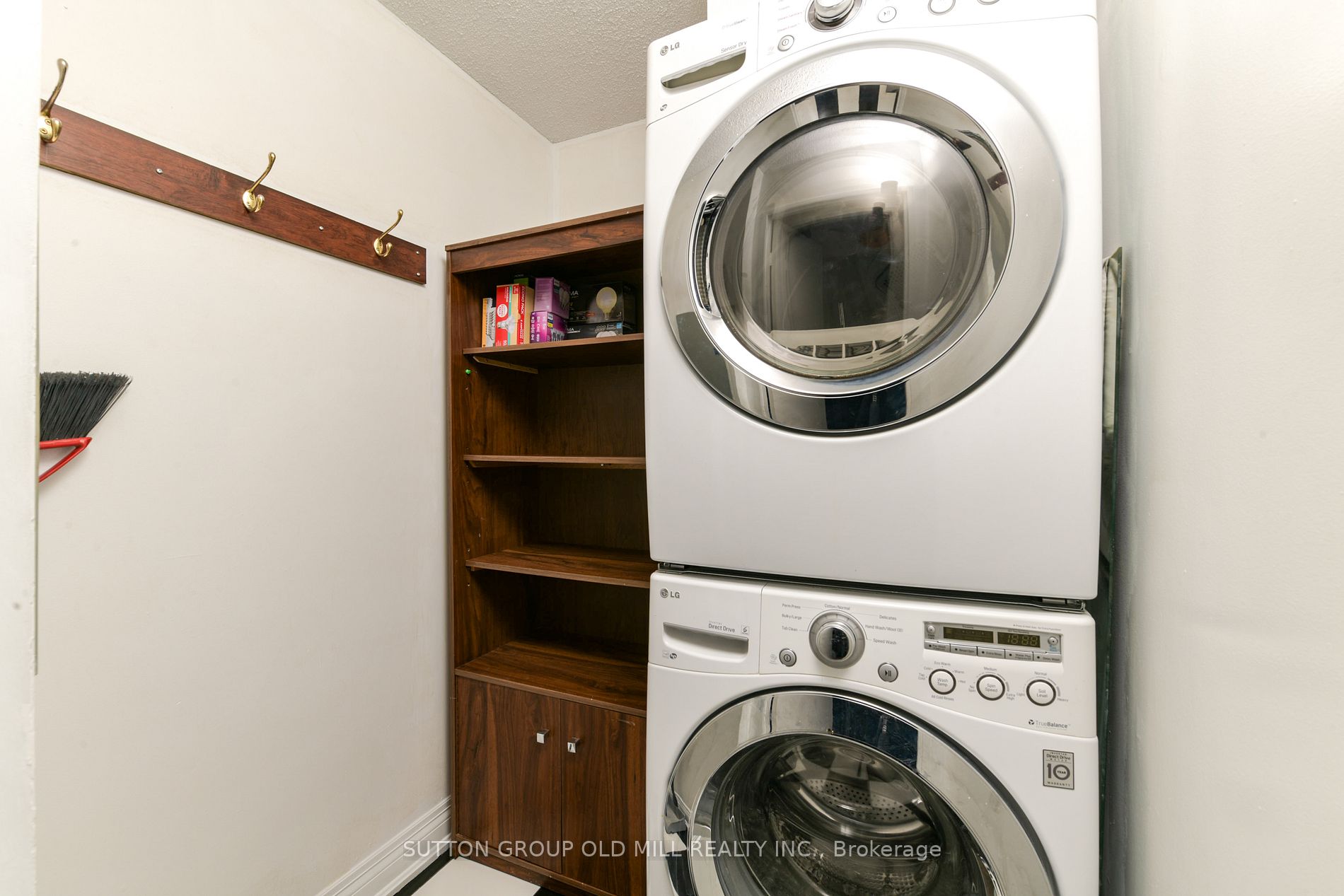 1320 Islington Ave, #405