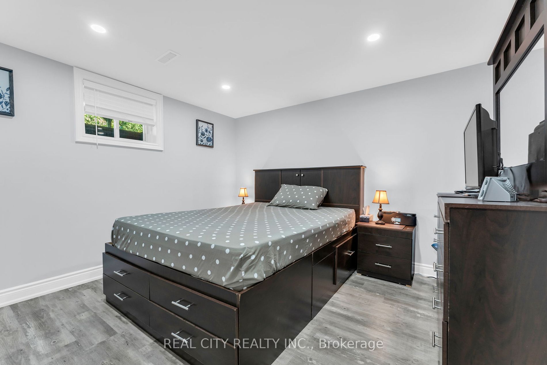 9 Mallard Cres