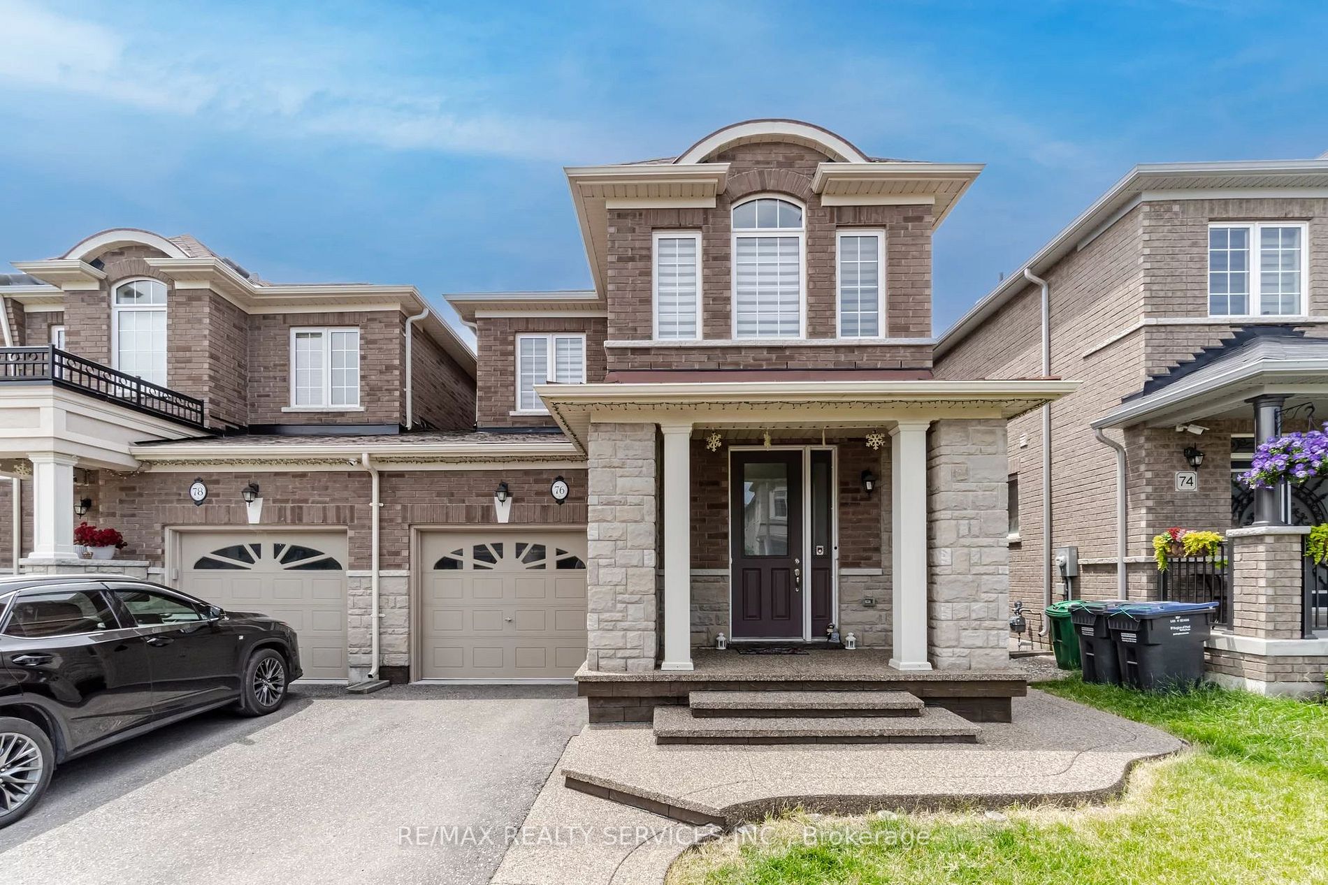 76 Blackberry Valley Crescent
