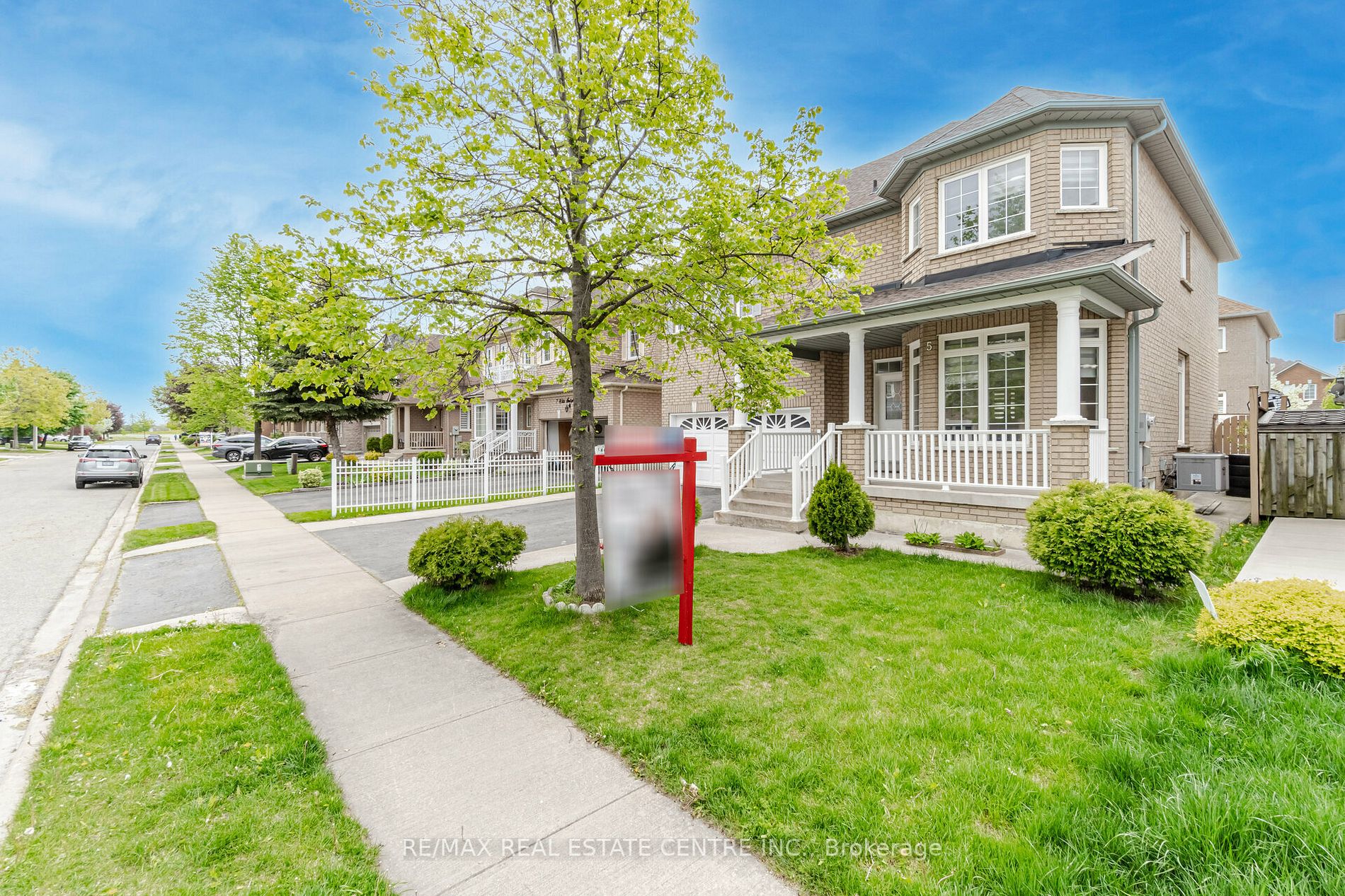 5 Wild Indigo Cres