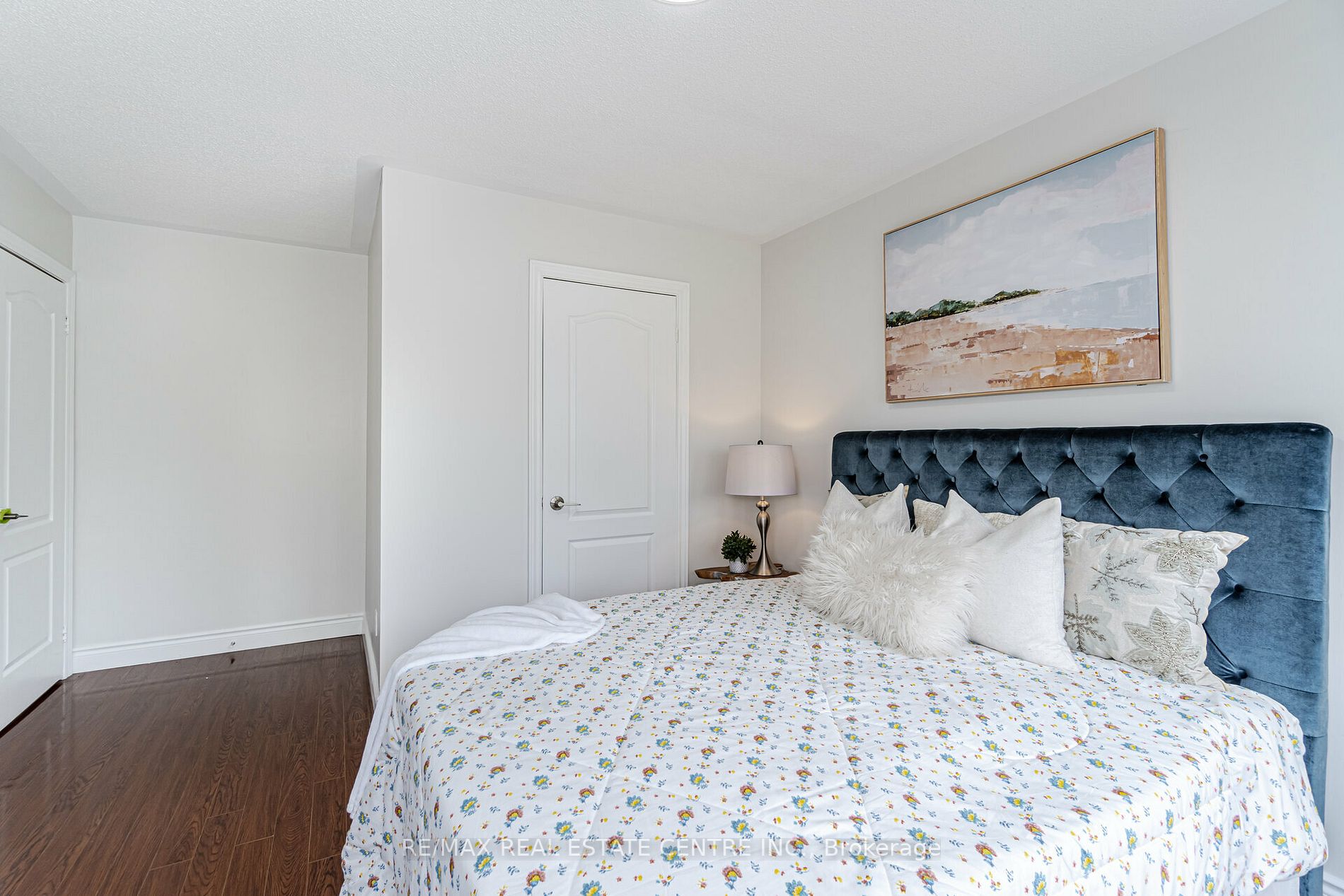 5 Wild Indigo Cres