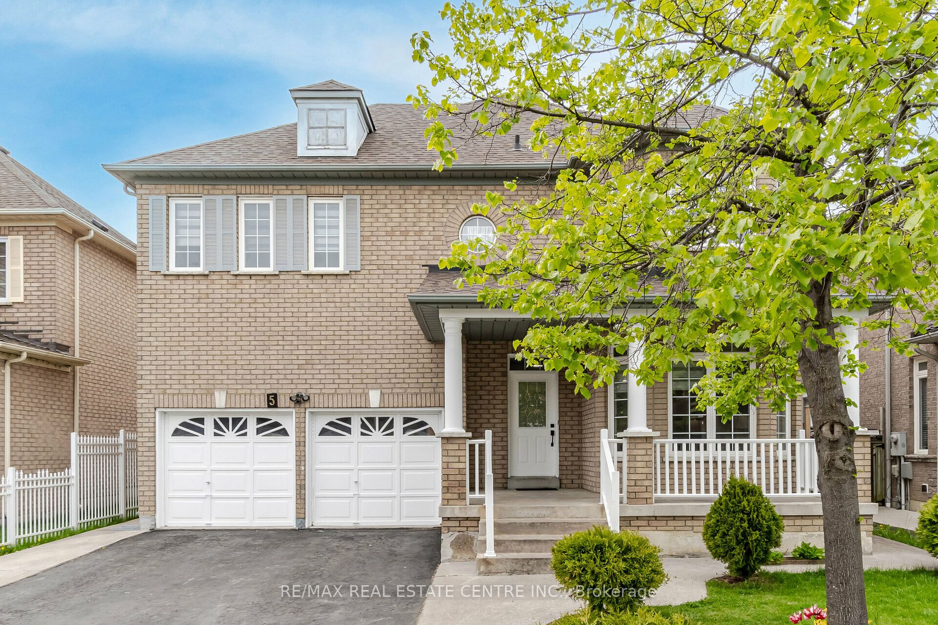 5 Wild Indigo Cres