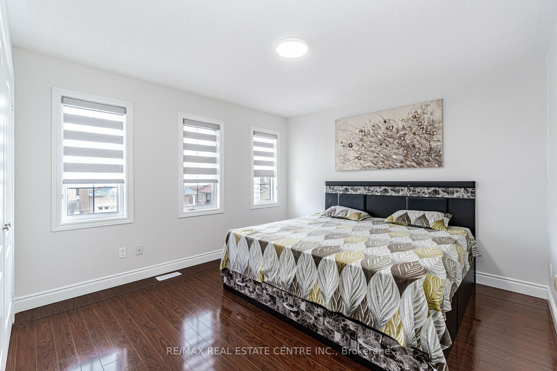 5 Wild Indigo Cres