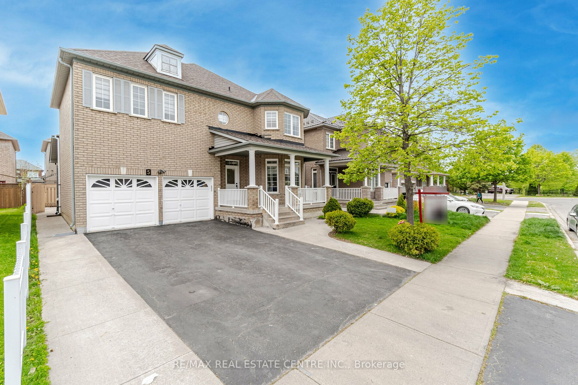 5 Wild Indigo Cres